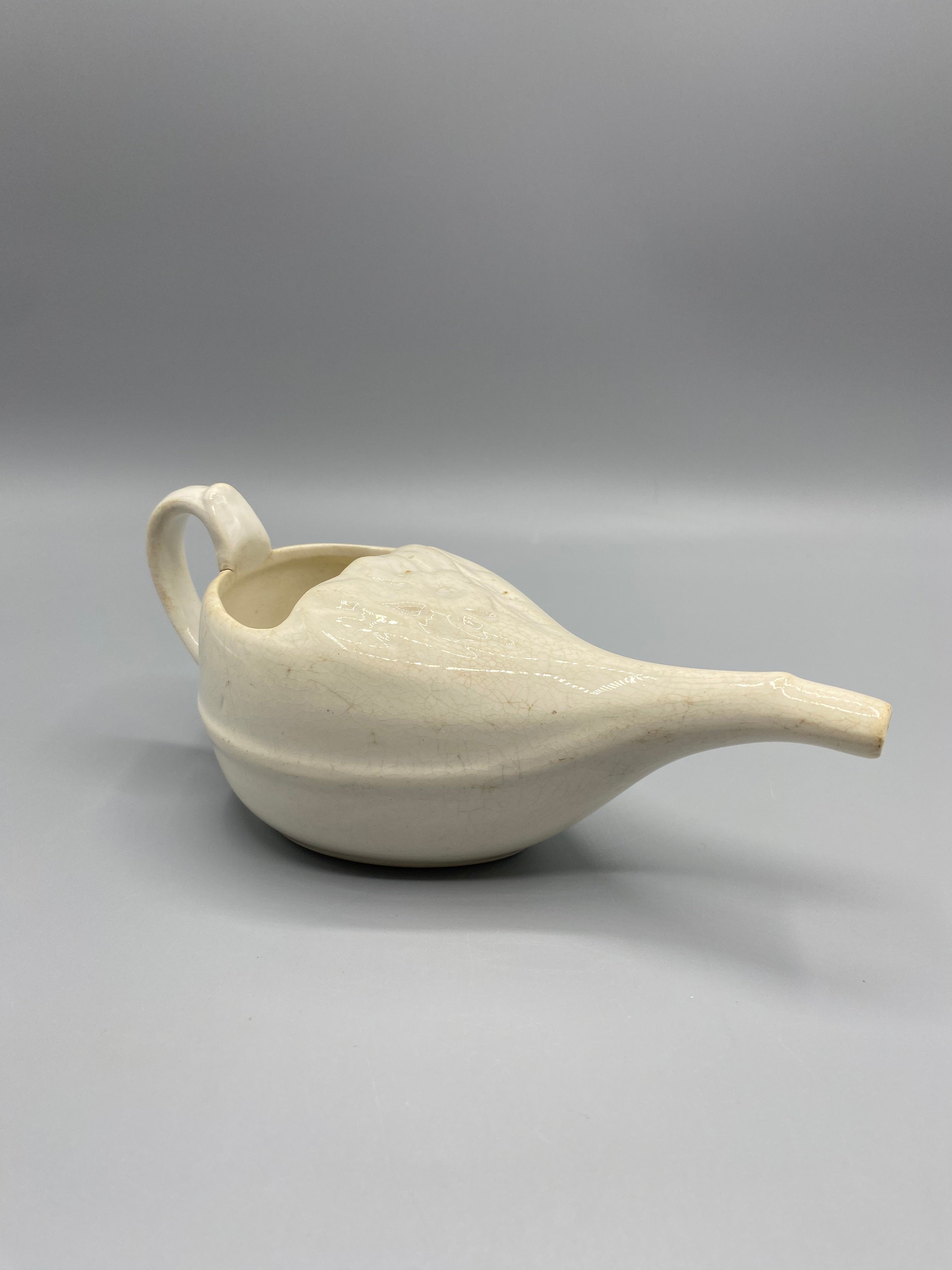 Biberon canard de malade – vue trois quarts anse