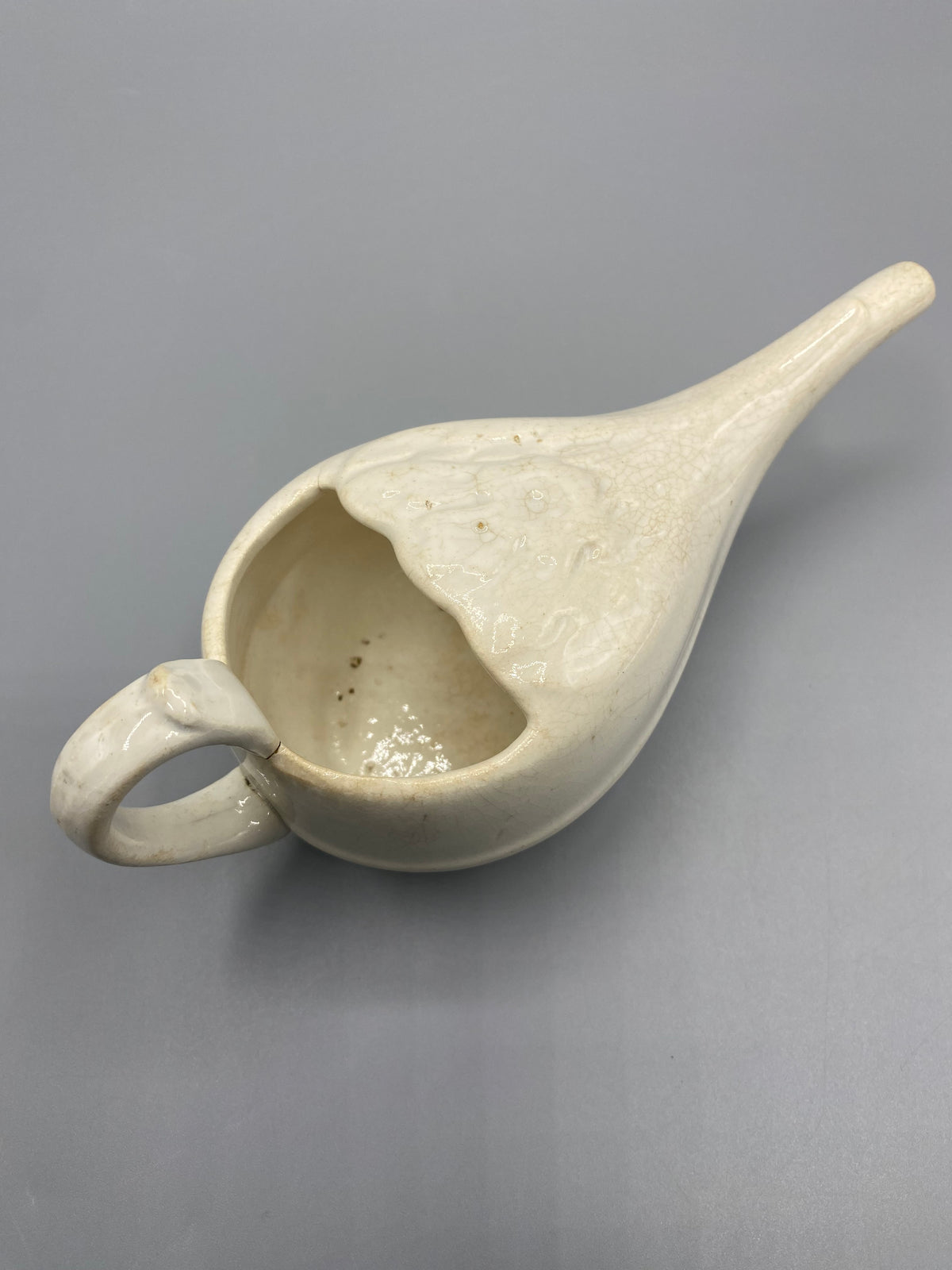 Biberon canard de malade – vue dessous cachet Digoin Sarreguemines