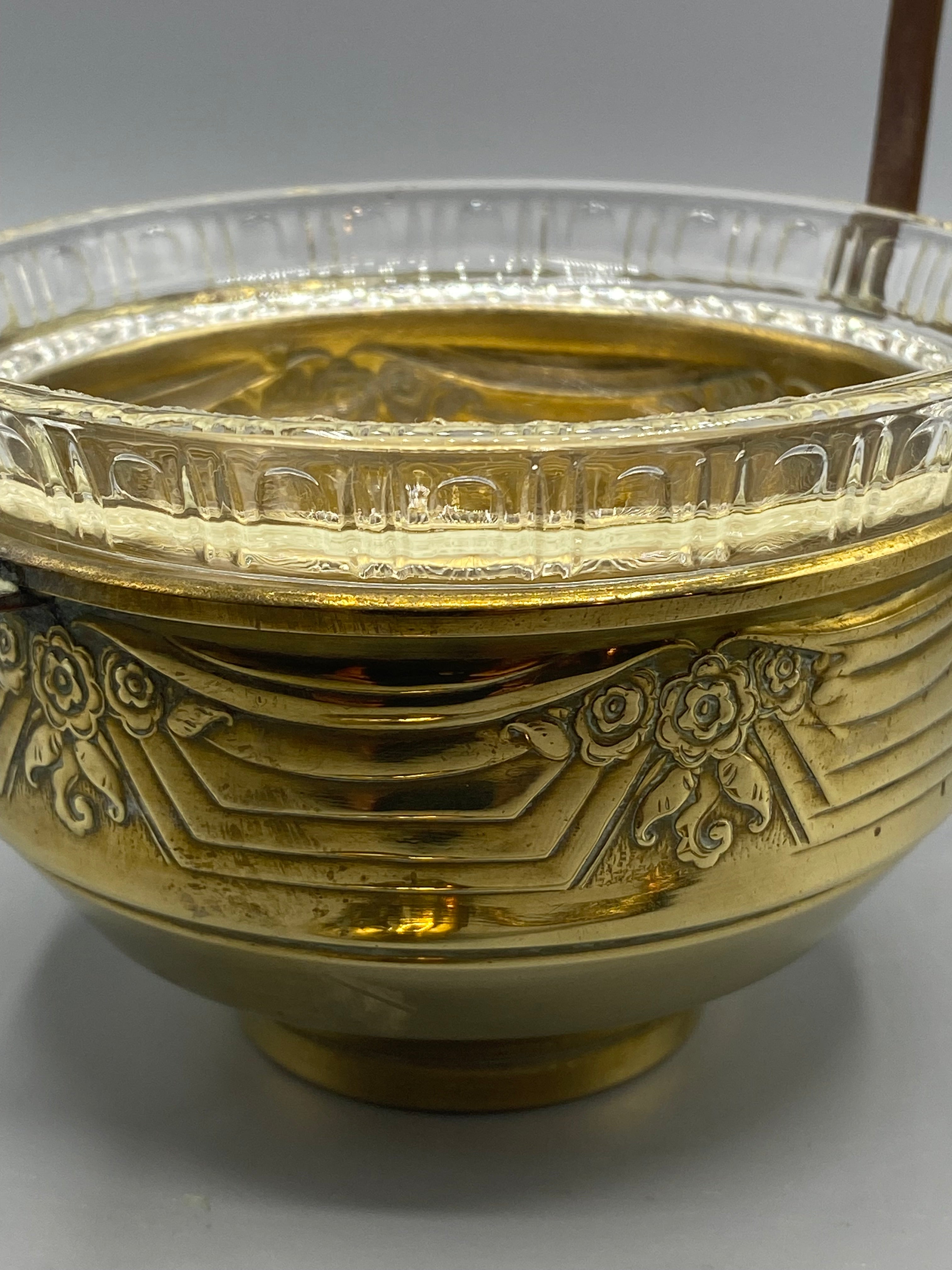 Sucrier Art déco – vue dessus verre moulé fond rayonnant