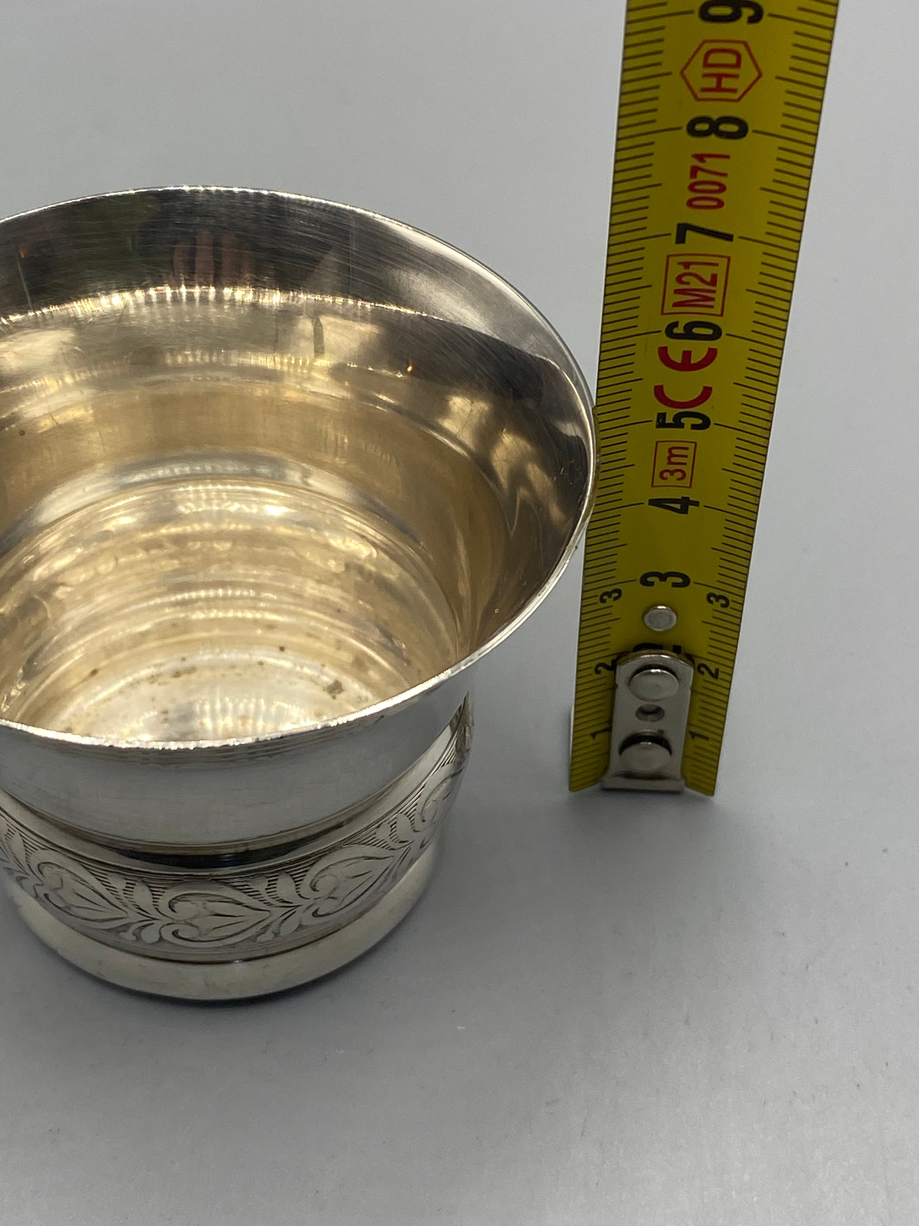 Tasse métal argenté Art Nouveau – mesure hauteur 5,5 cm