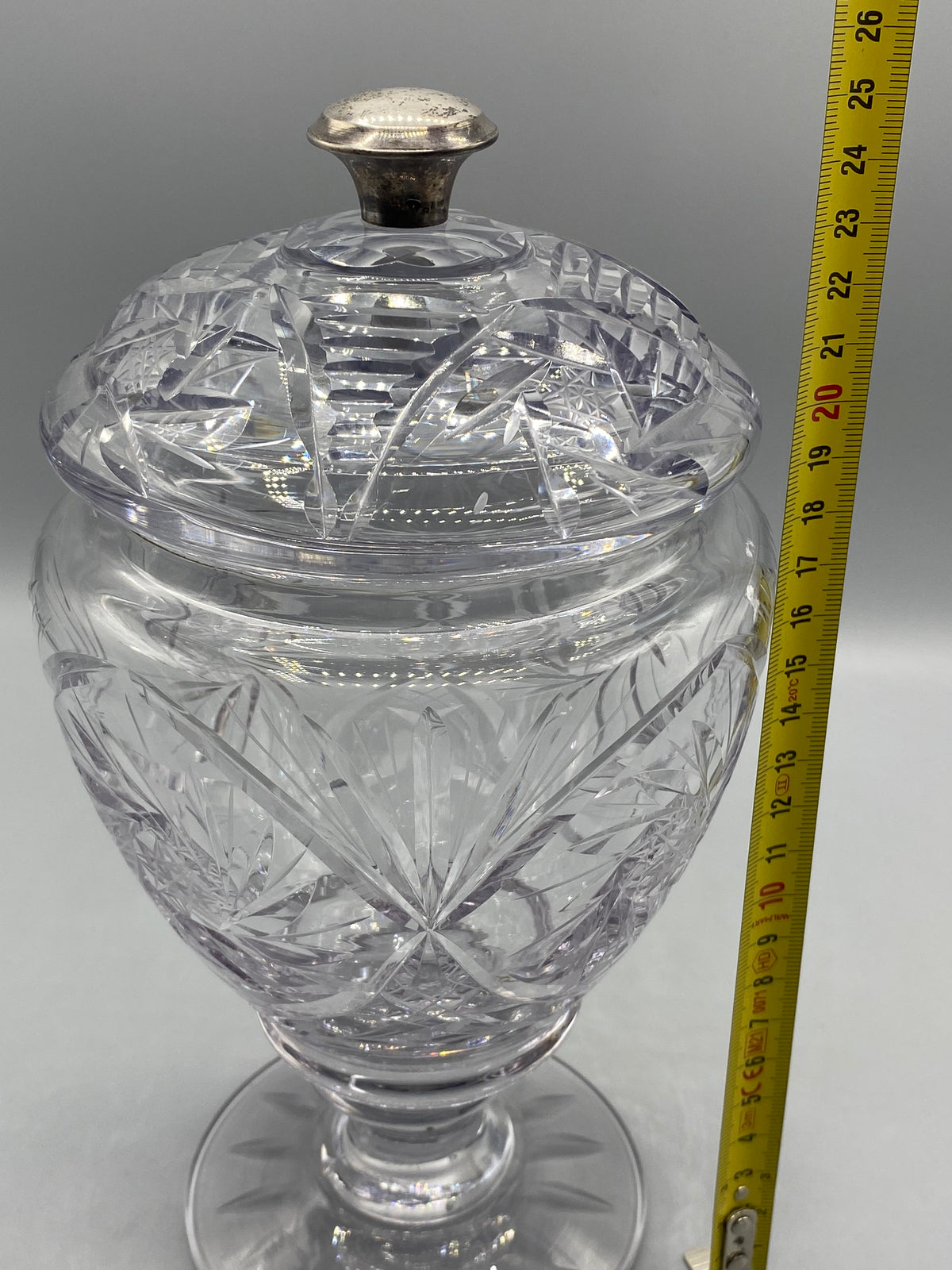 Grand drageoir cristal taillé, vue générale avec couvercle