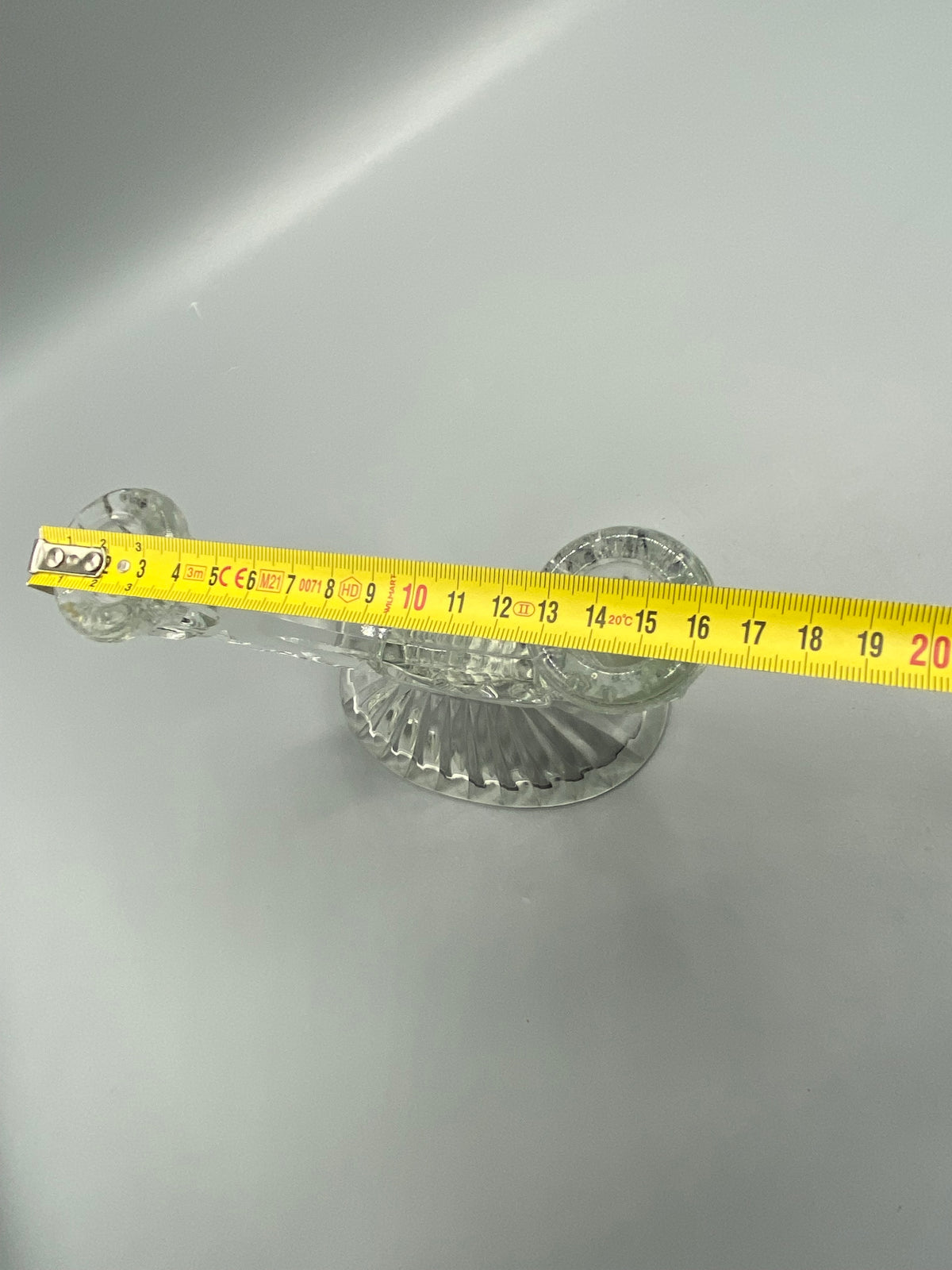 Bougeoir double cristal taillé, vue de profil avec mesure hauteur