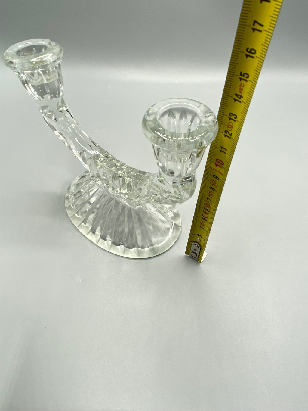 Bougeoir double cristal taillé, détail des bobèches cannelées