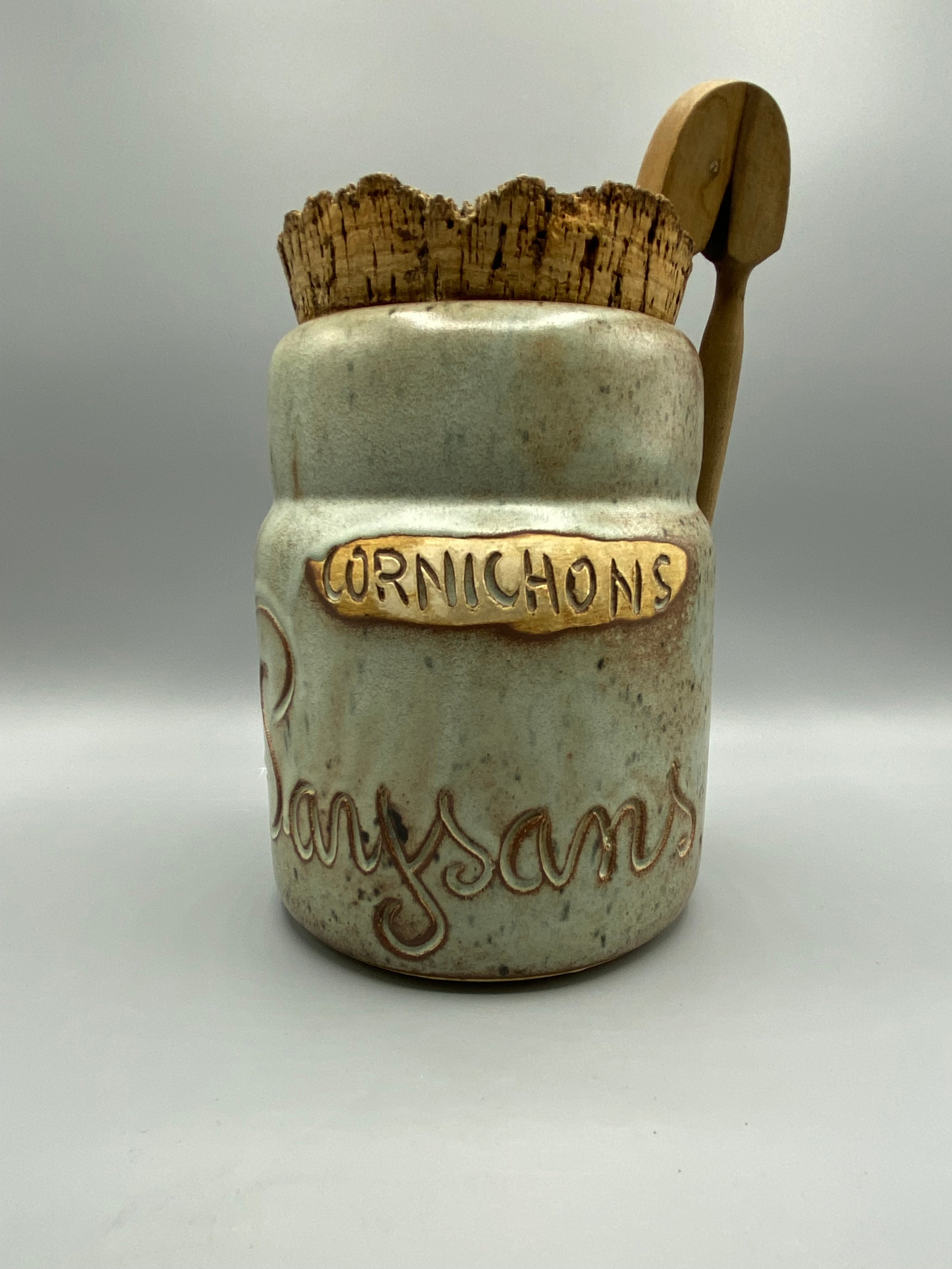 Pot à cornichons grès émaillé Paysans, vue de dessus avec bouchon liège brut