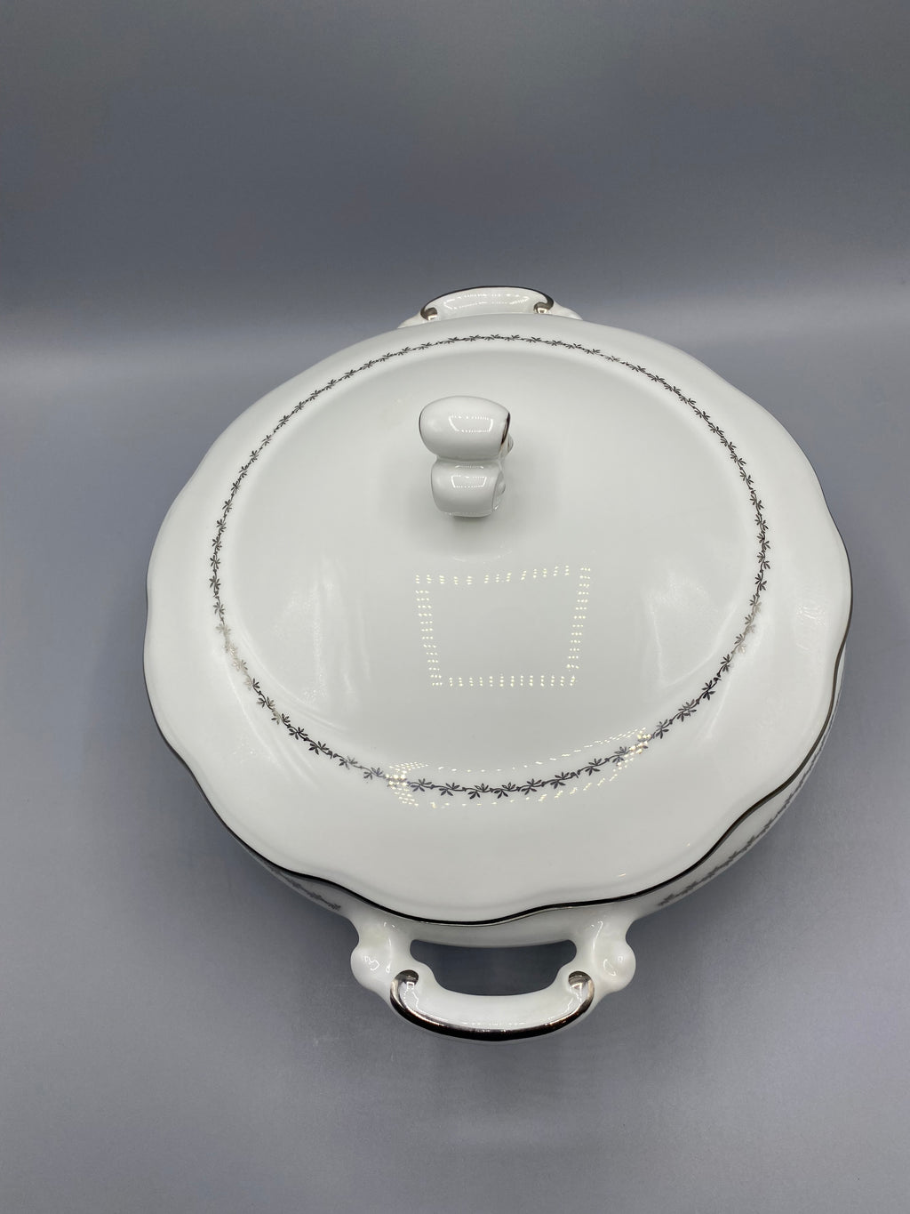 Légumier couvert porcelaine SEP France – cachet sous la base