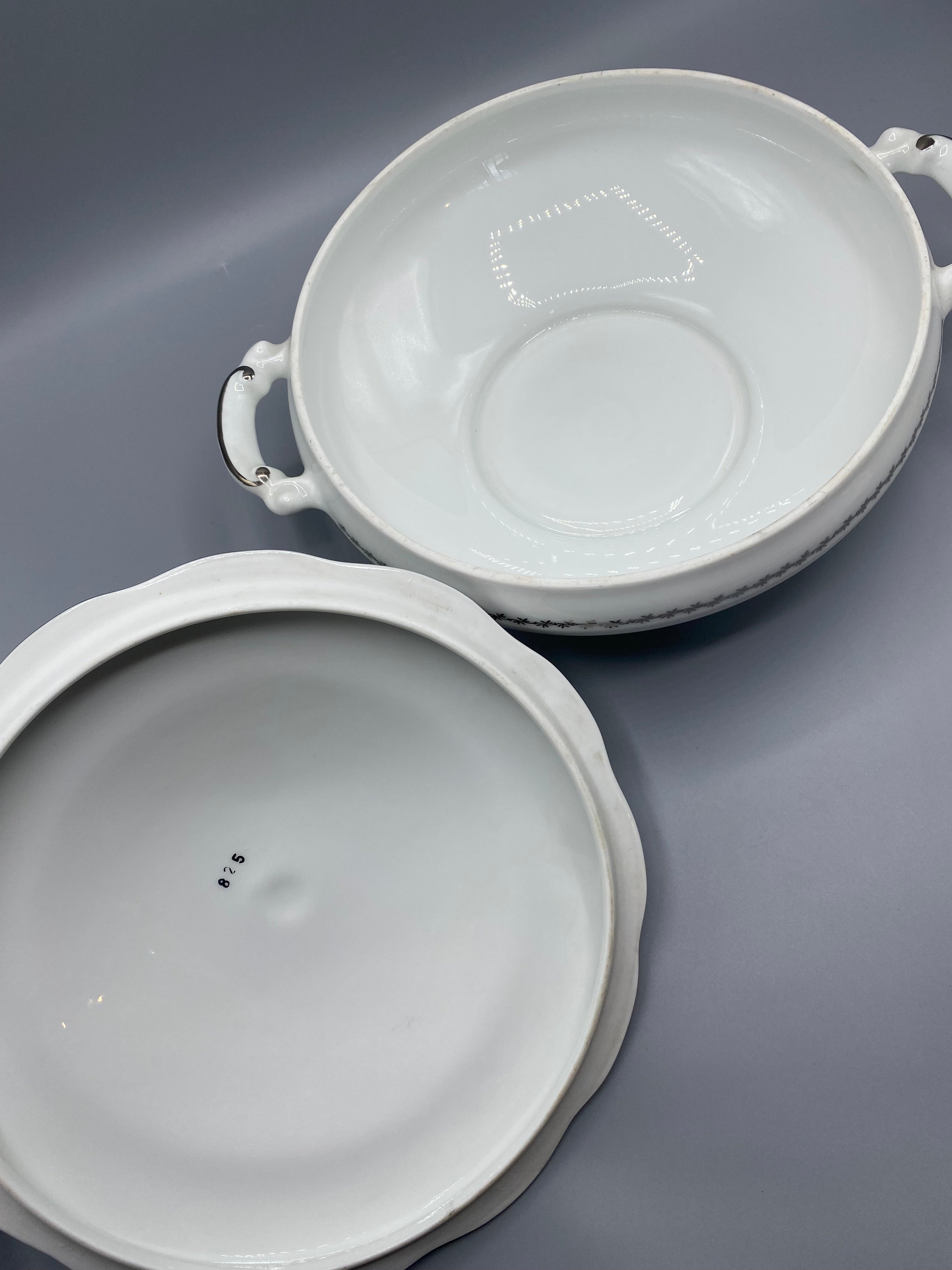 Légumier couvert porcelaine SEP France – vue du dessus