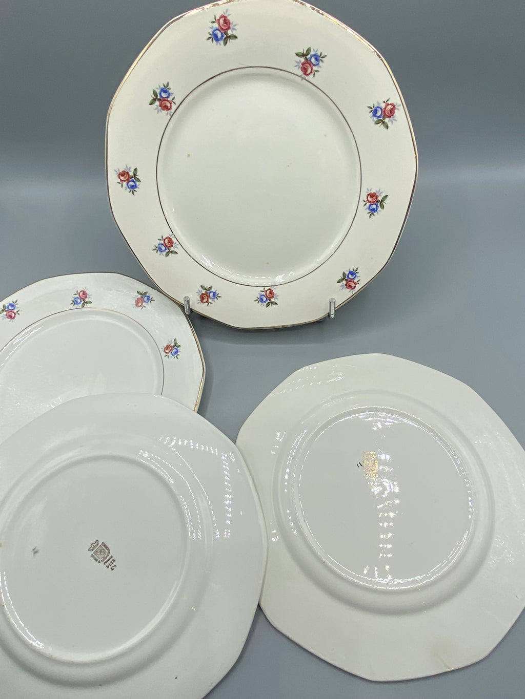 4 assiettes plates Digoin & Sarreguemines – revers marque au blason