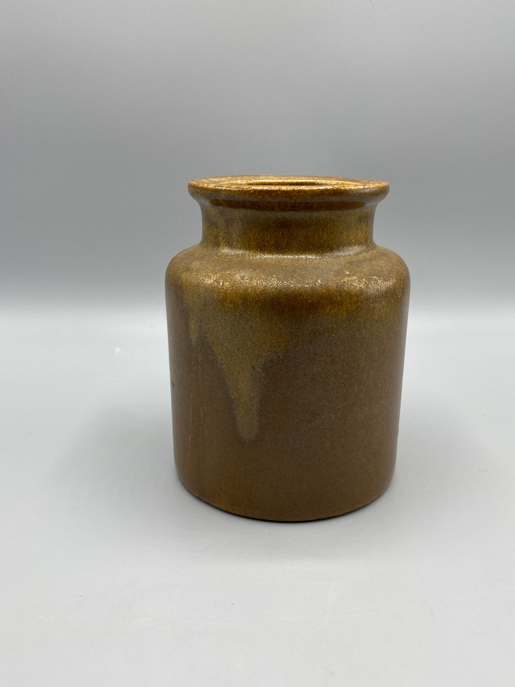 Pot de conservation en grès brun mordoré – vue de face