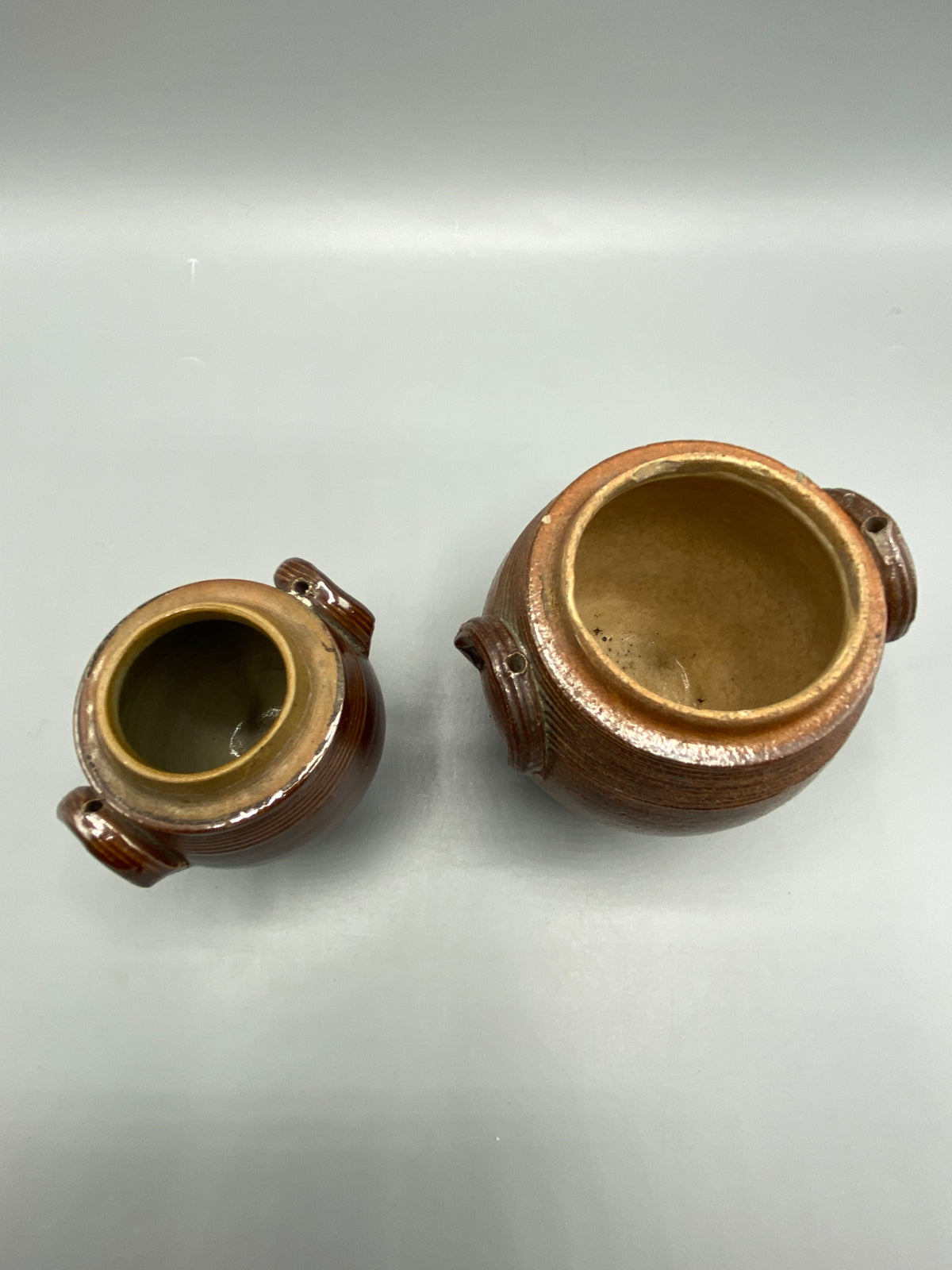 2 pots grès brun – fond non émaillé