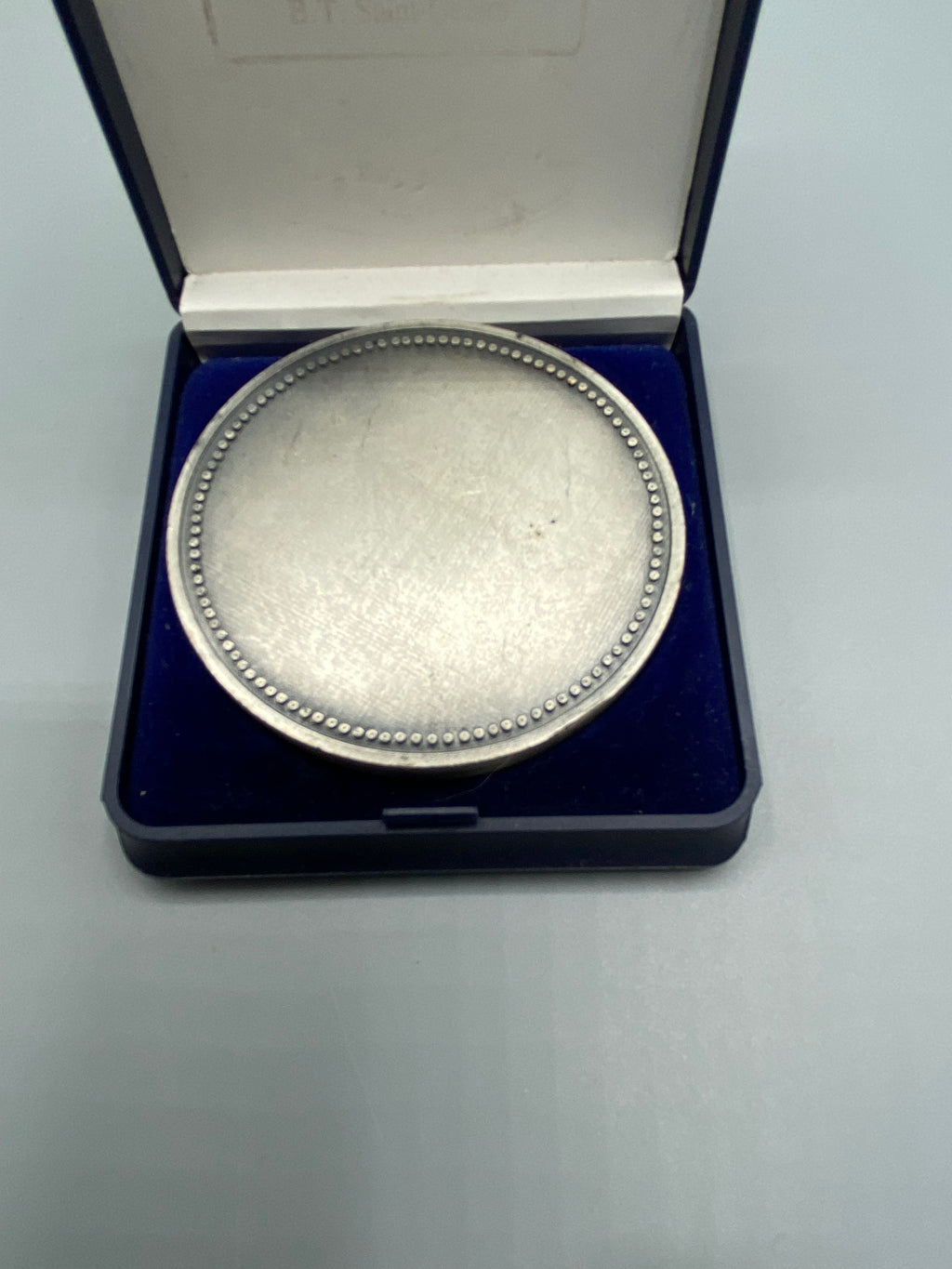 Médaille Saint-Geoirs 1968 – revers lisse avec grènetis perlé