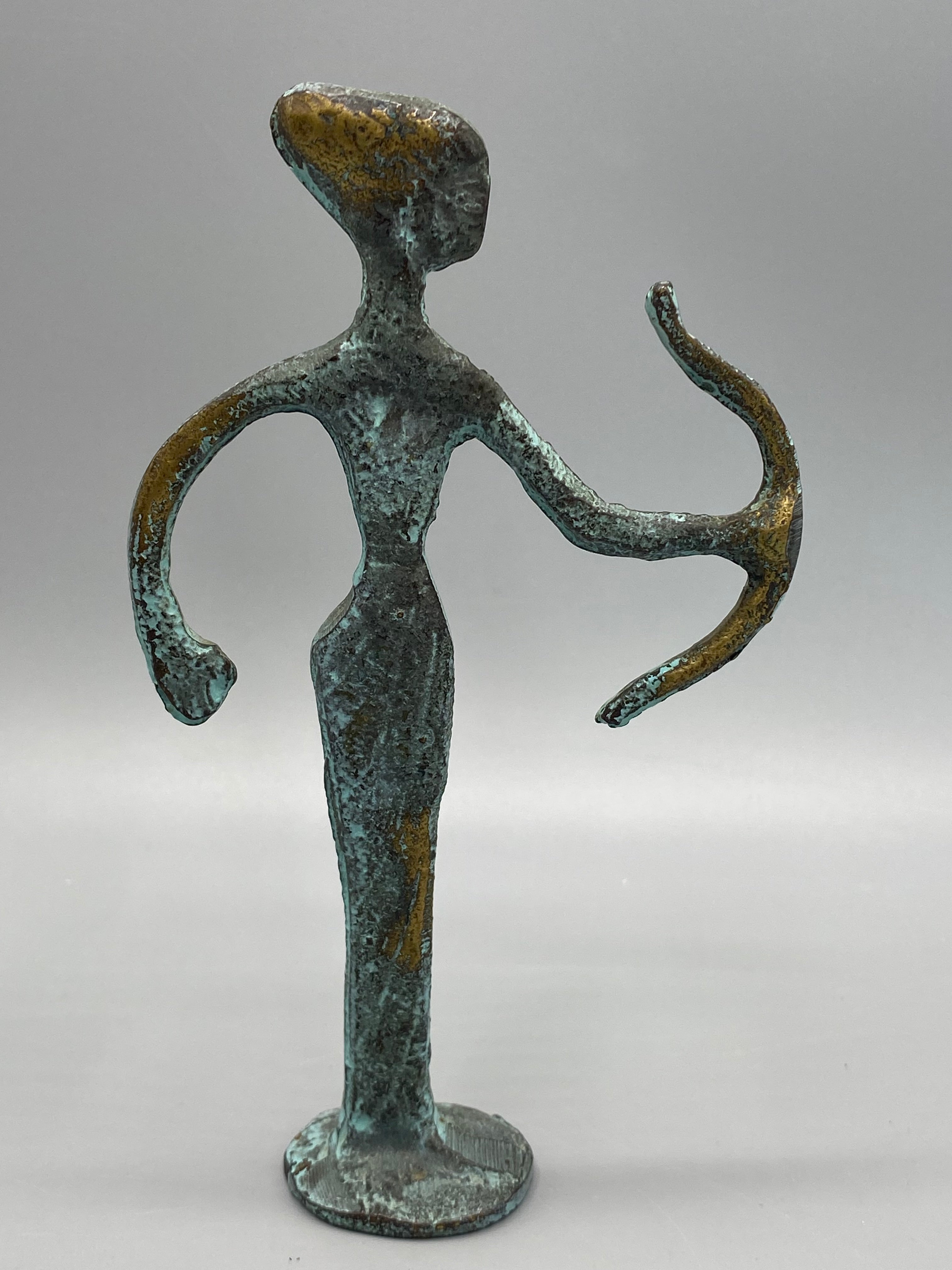 Statuette Artémis bronze – vue de dos patine vert-de-gris
