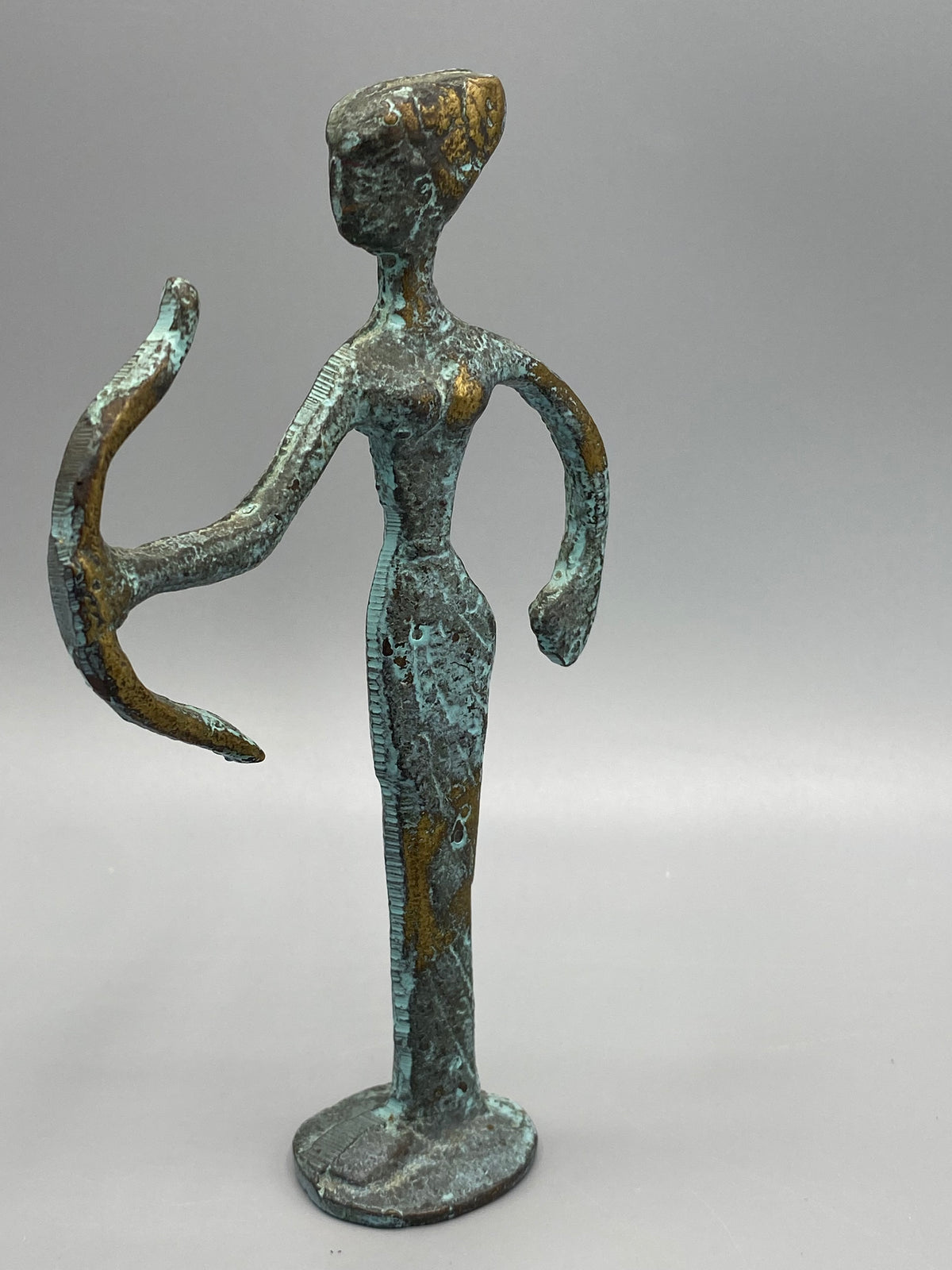 Statuette Artémis bronze – vue trois quarts geste de l'arc