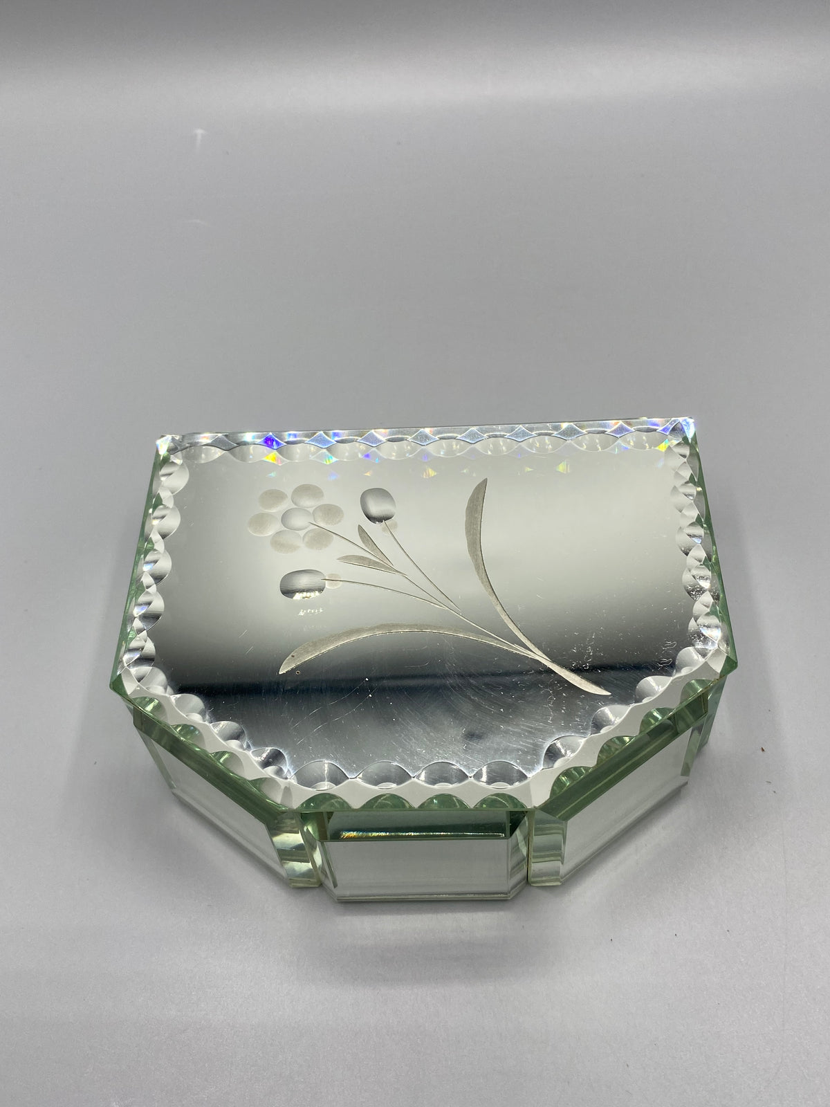 Boîte à bijoux vintage miroir biseauté – Vue avec mètre, largeur environ 13 cm