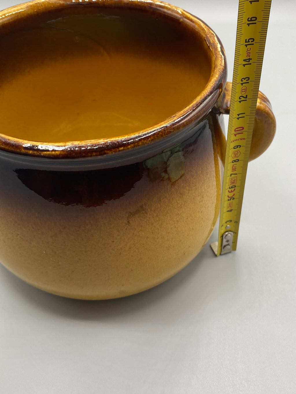 Pot à cuire terre vernissée – vue trois quarts, panse bombée