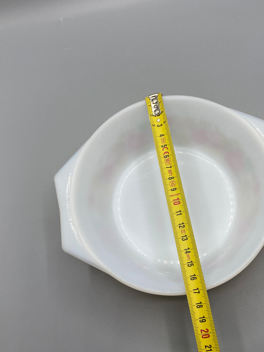 Saladier Codec verre opalin – hauteur mesurée environ 10 cm