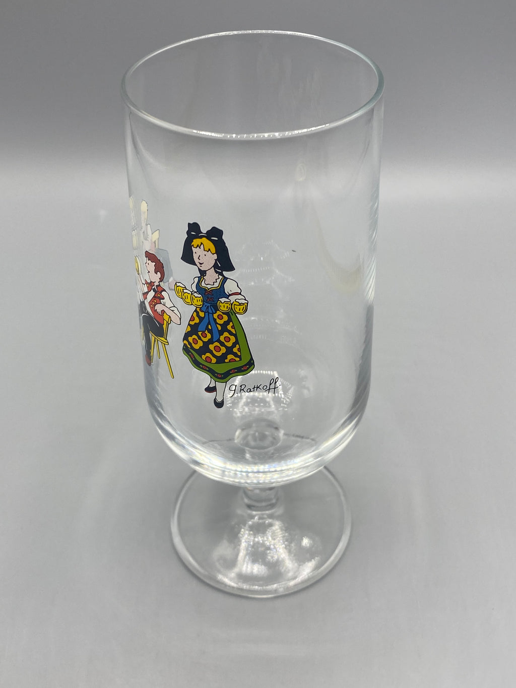 Verre à bière J. Ratkoff – vue latérale, pied et panse
