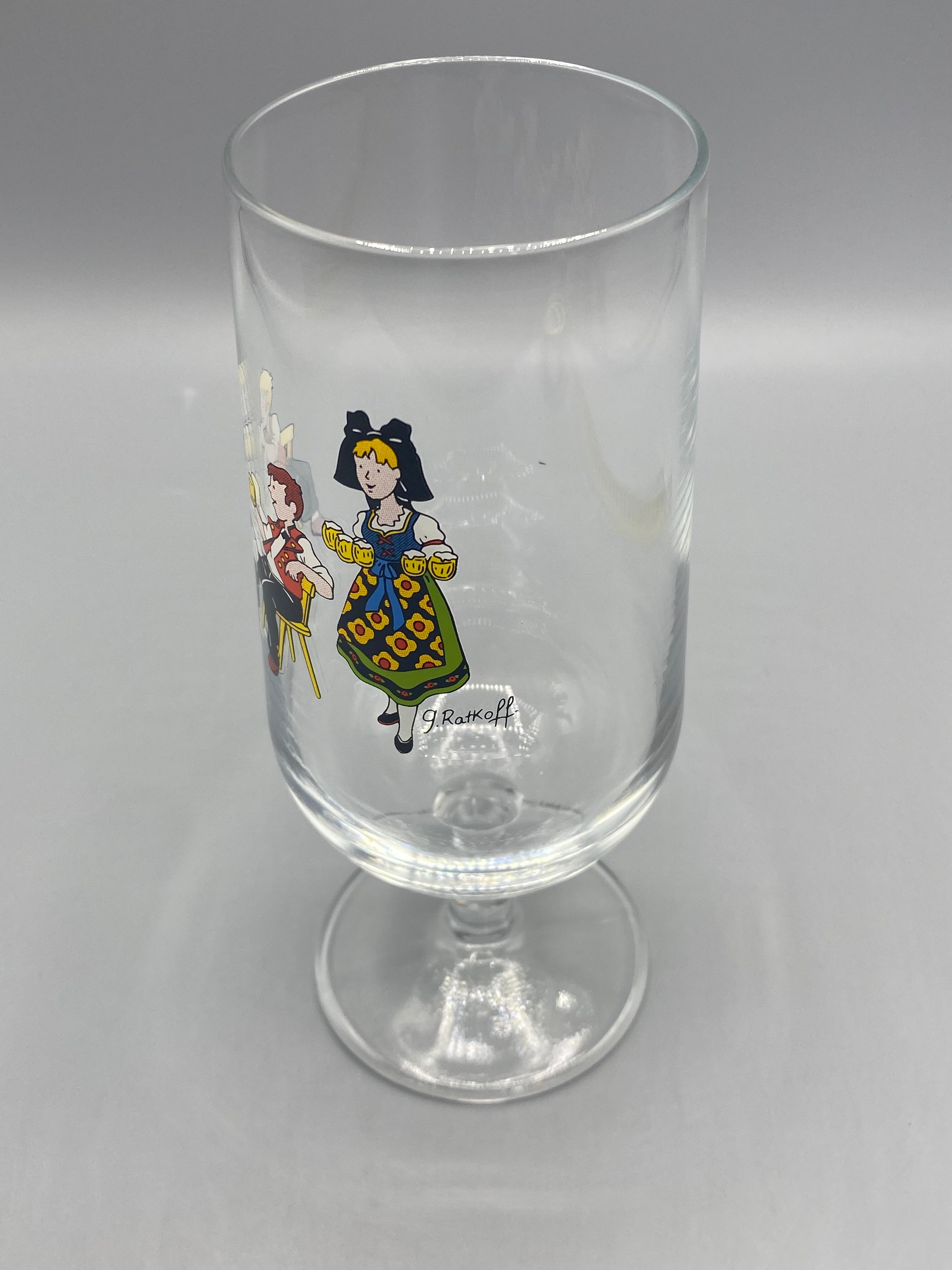 Verre à bière J. Ratkoff – vue latérale, pied et panse