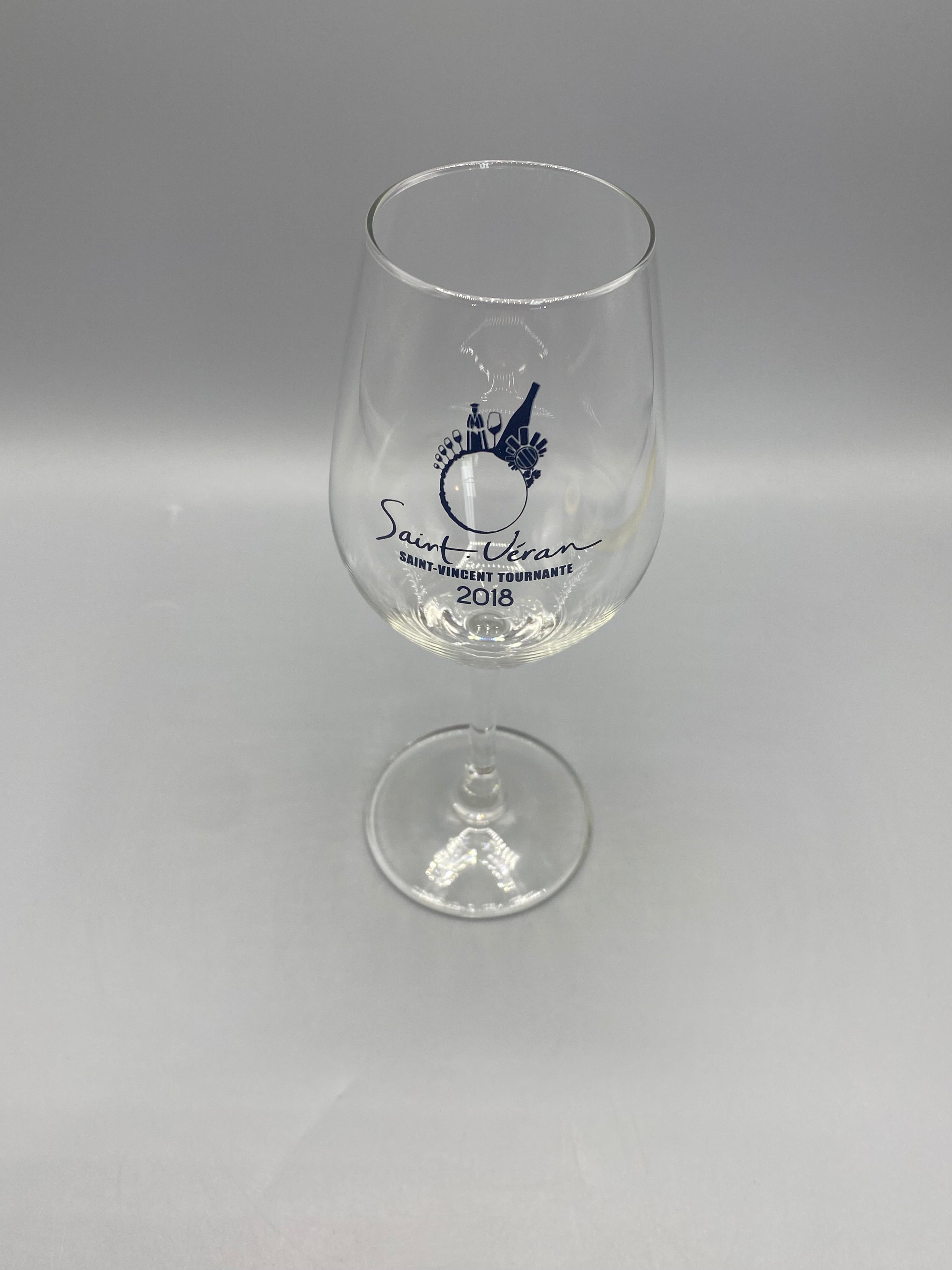 Verre Saint-Vincent Tournante 2018 – vue trois quarts, panse et tige