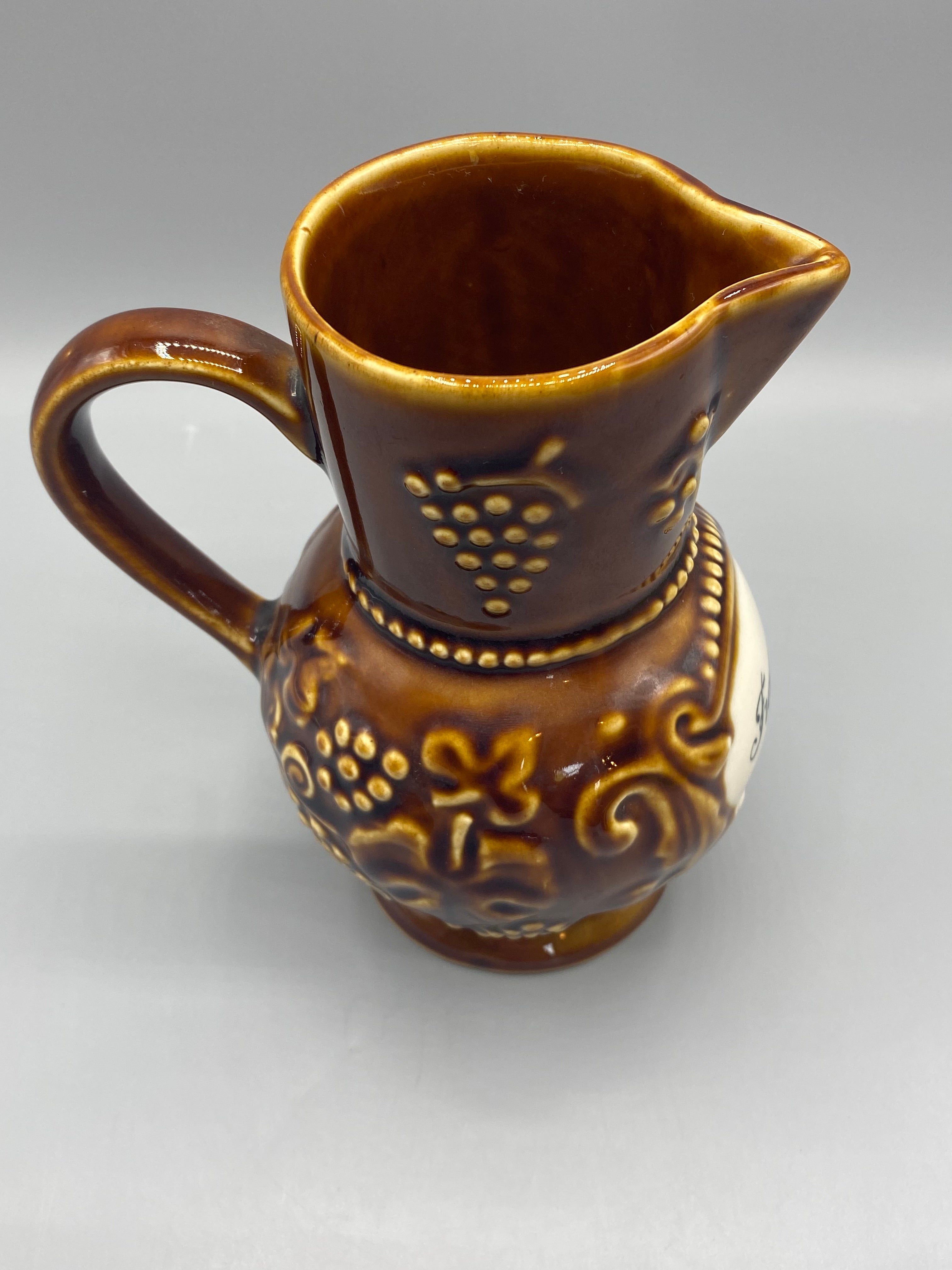 Pichet Framboise du Velay – fond, marquage C.48