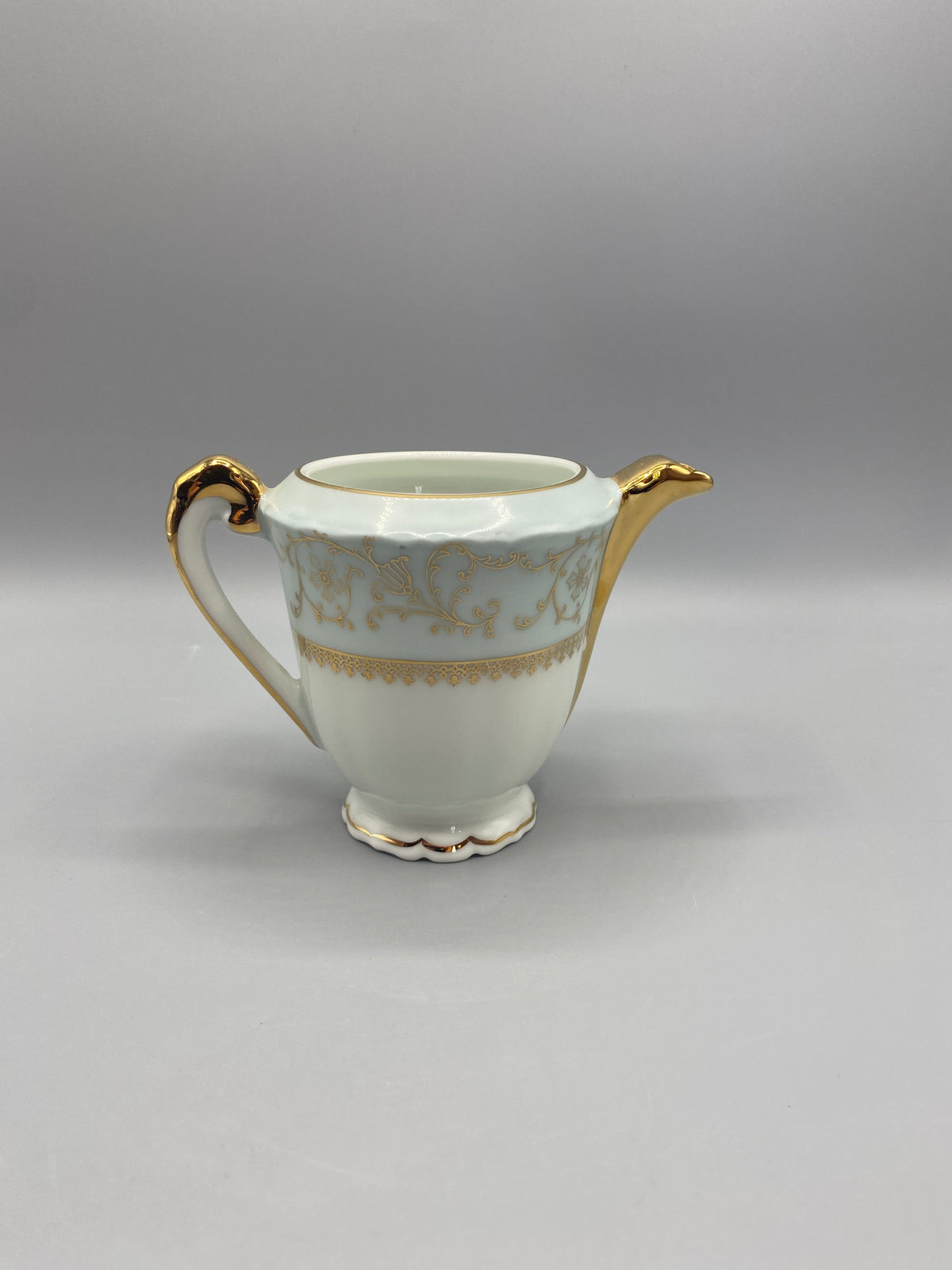 Verseuse porcelaine Limoges Jammet-Seignolles – vue de face, décor bleu céladon et or