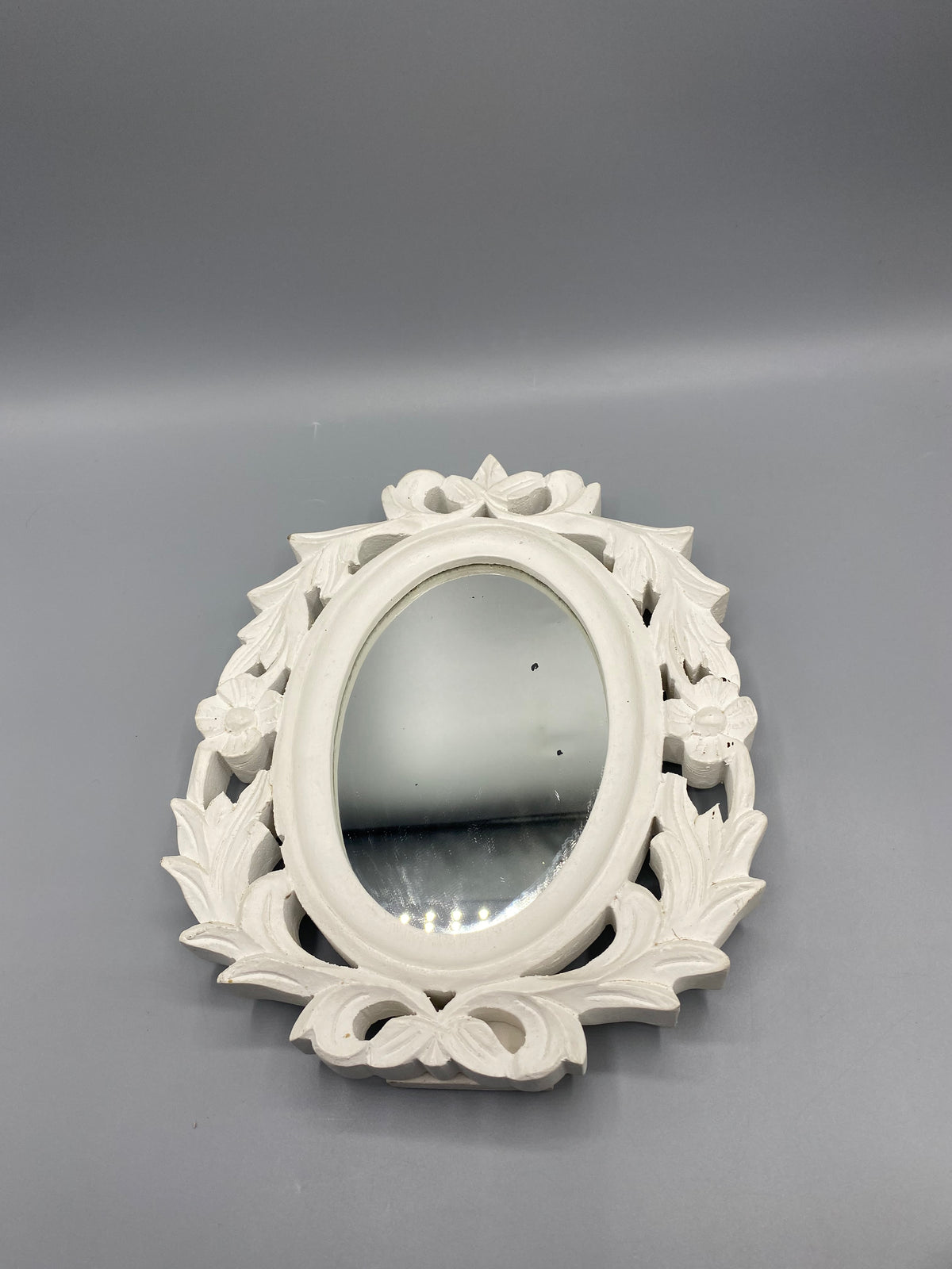 Miroir de table Jardin d'Ulysse – face, cadre floral ajouré blanc