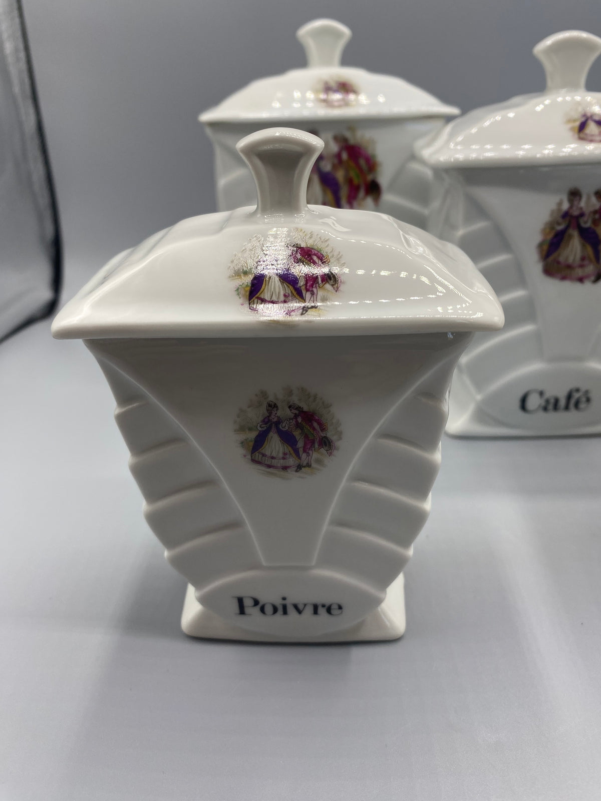 Marque FD Chauvigny Porcelaine France au revers