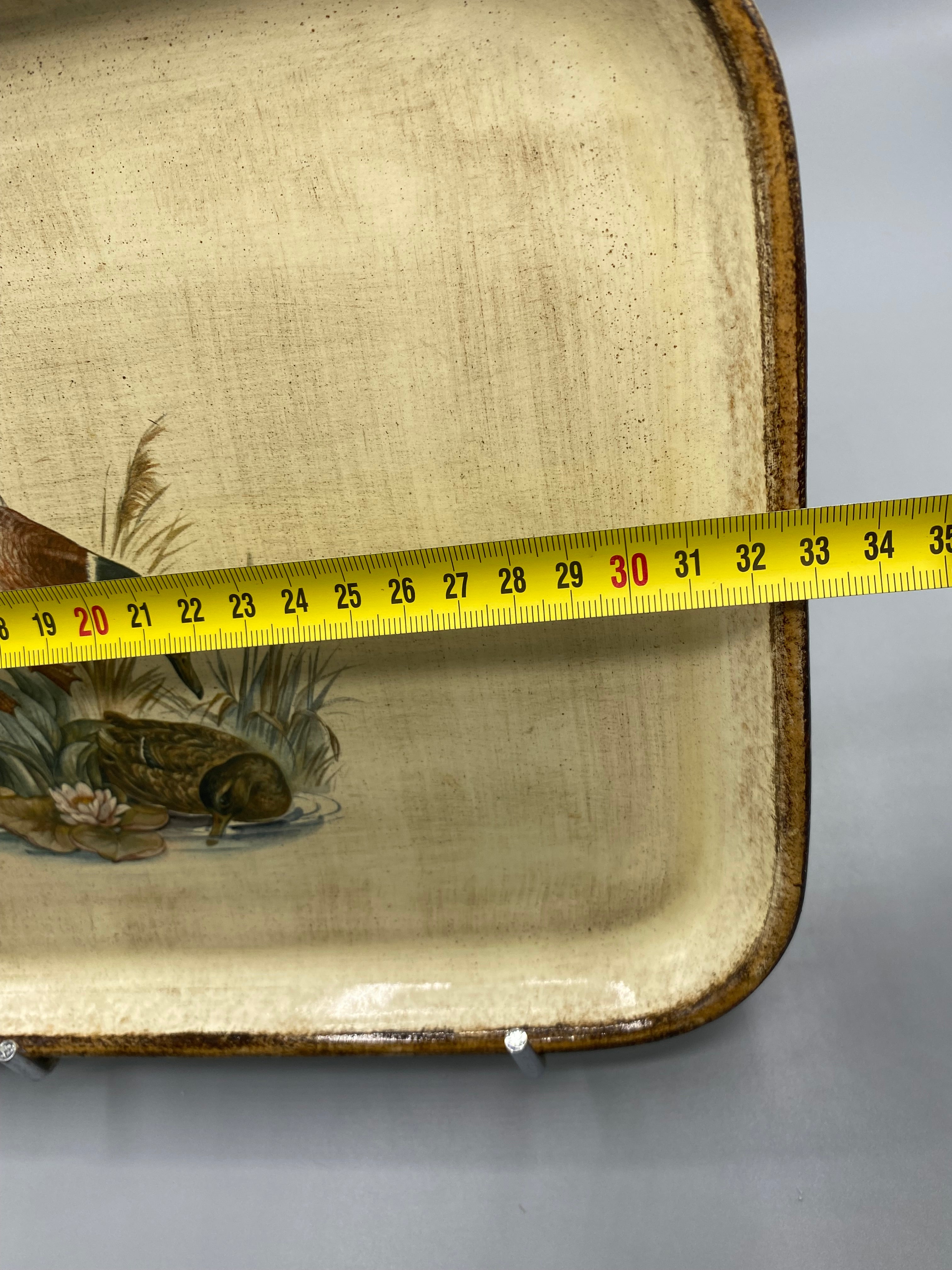 Mesure de la largeur du plateau, environ 35 cm