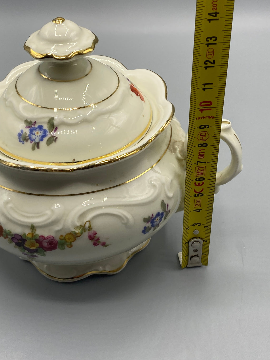 Sucrier couvert en porcelaine Schumann Arzberg Bavaria, décor floral polychrome
