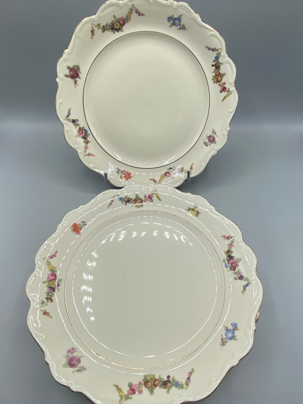 6 assiettes plates Schumann Arzberg Bavaria, décor floral polychrome, contour chantourné