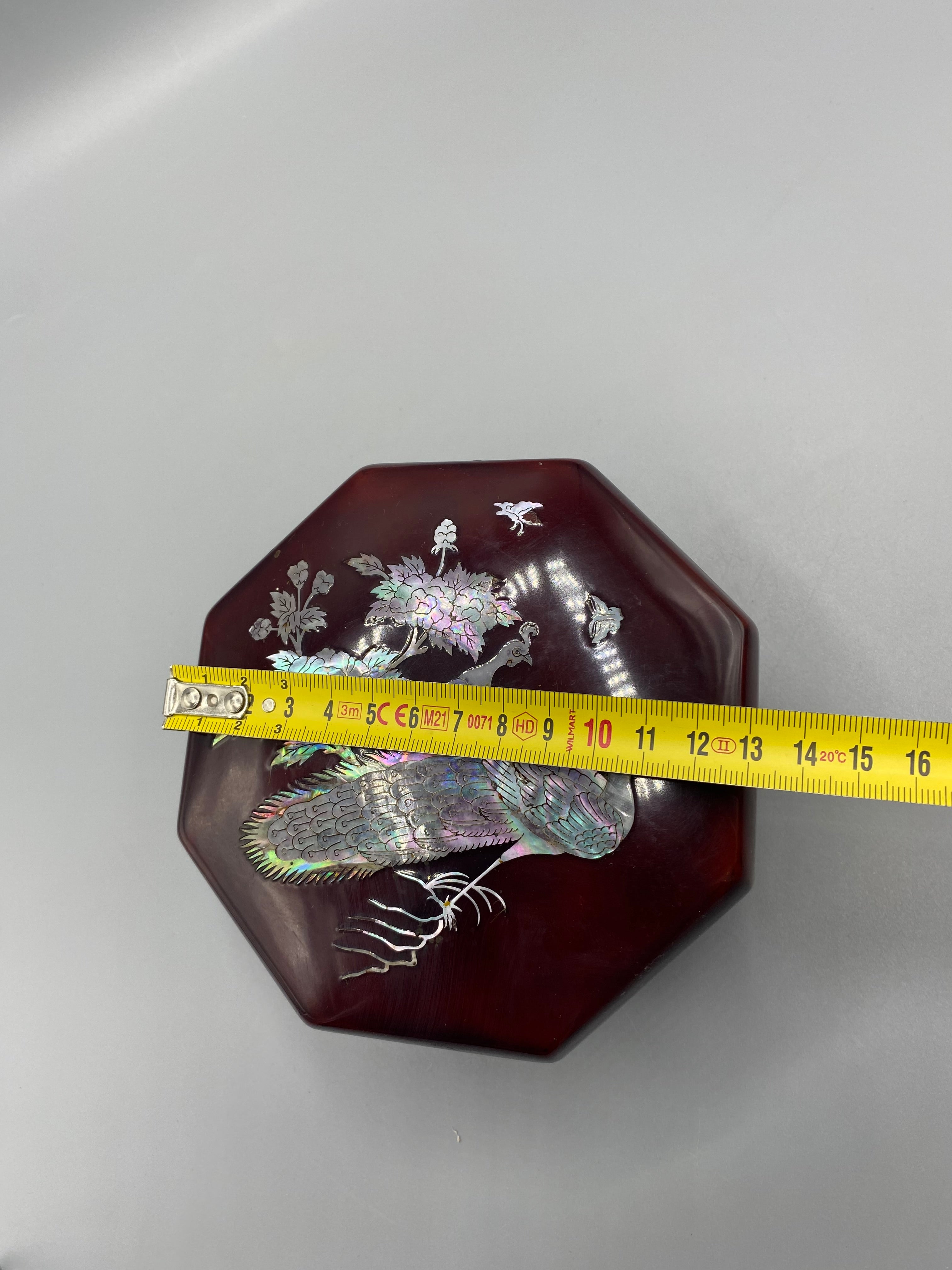 Boîte laque nacre coréenne – mesure du diamètre, environ 13 cm