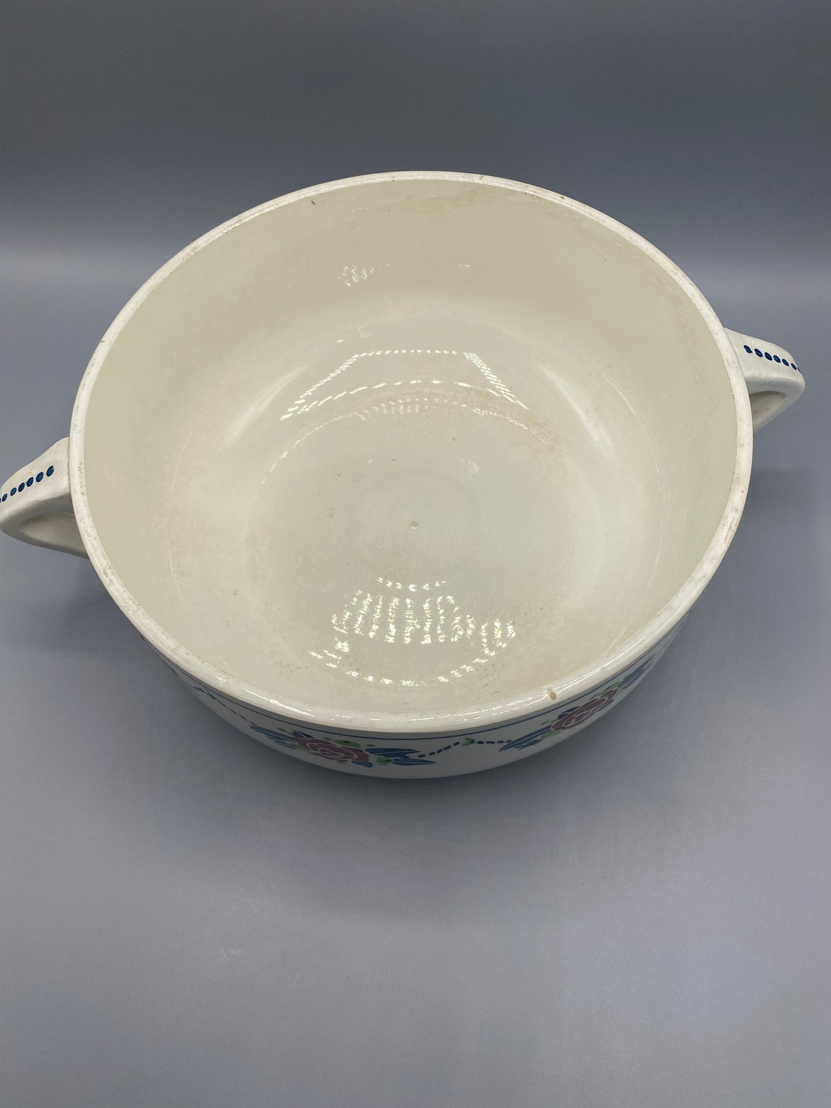 Légumier ancien Bagatelle, vue de face avec décor floral