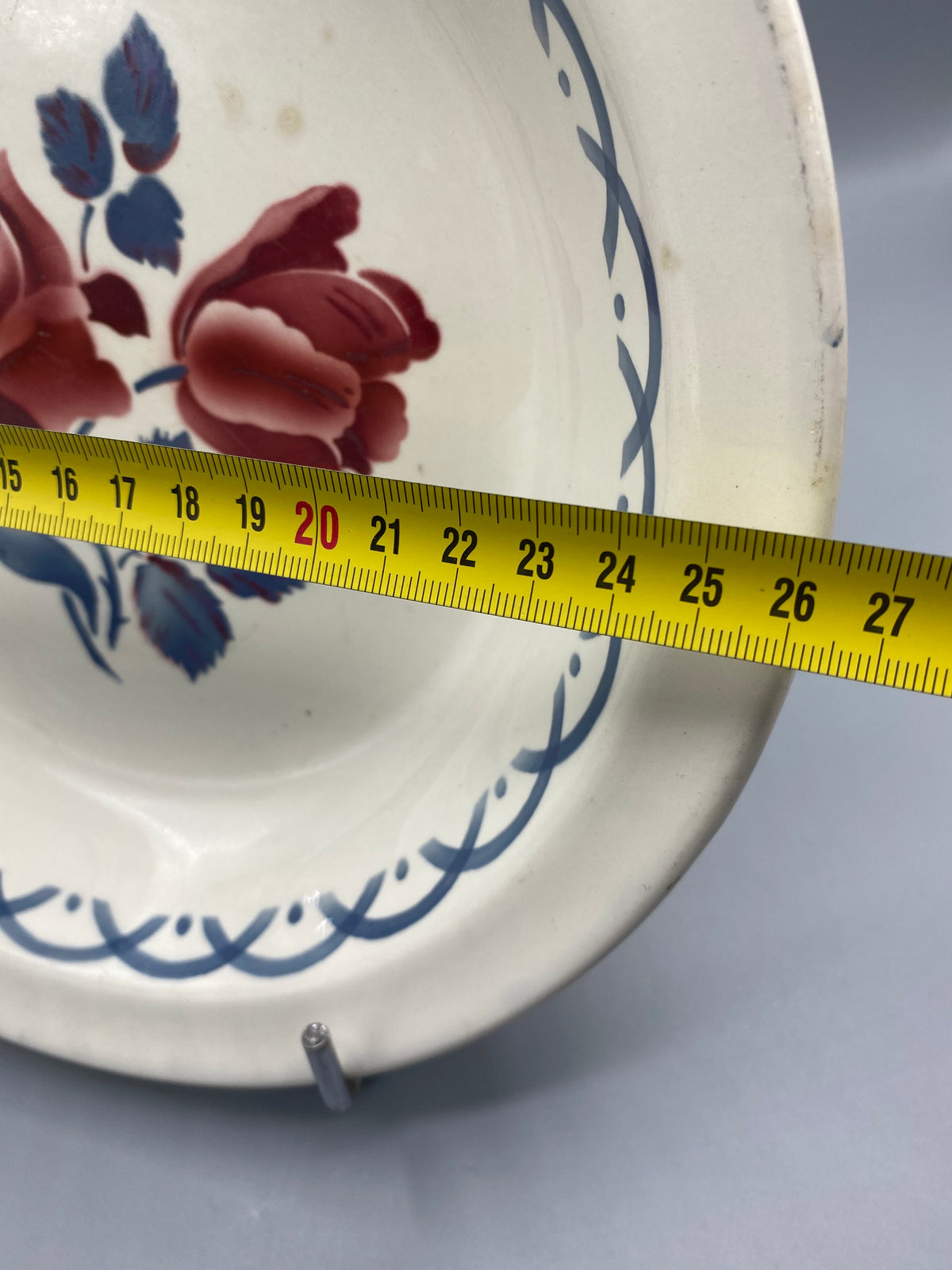 Plat creux Digoin Sarreguemines Cannes, vue générale du décor floral