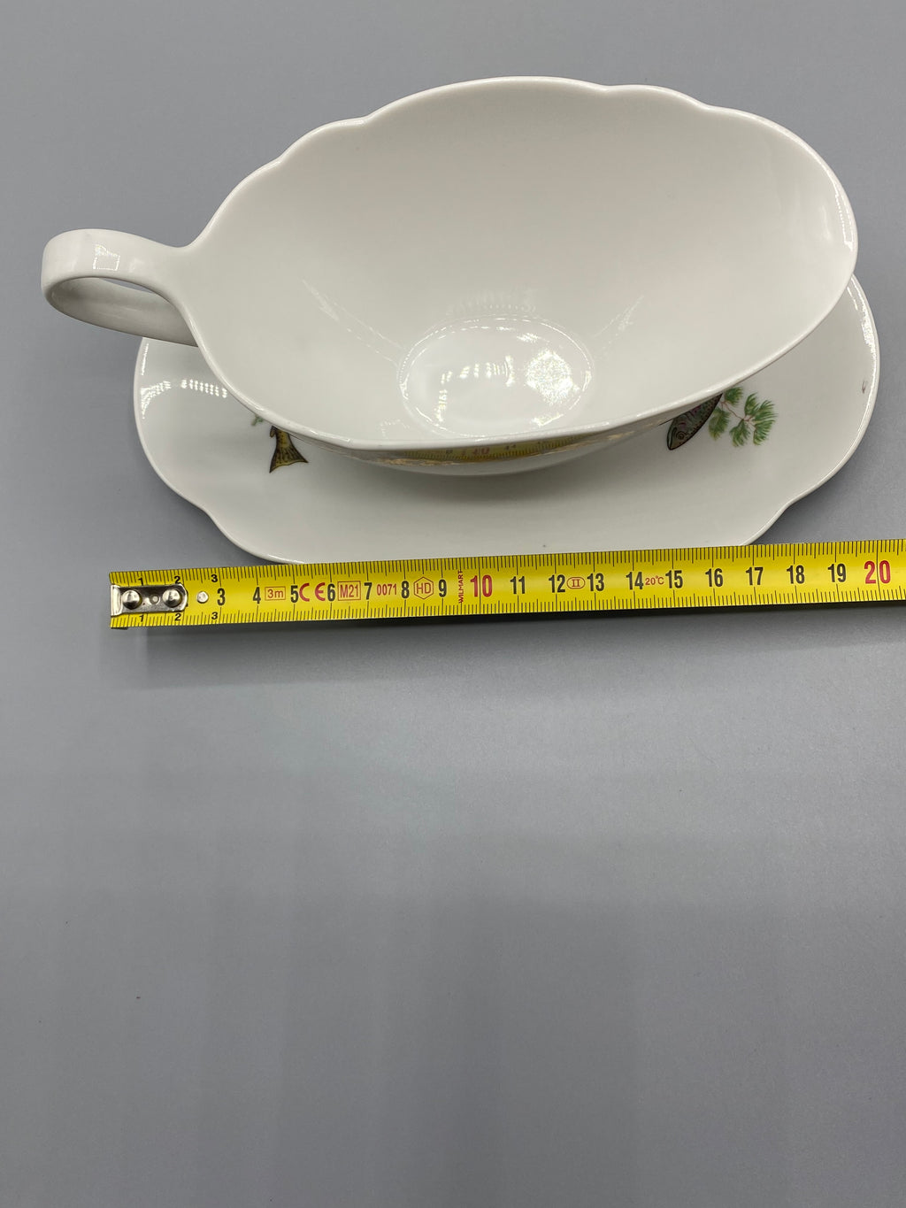 Saucière L’Hirondelle mesurant environ 12 cm de largeur