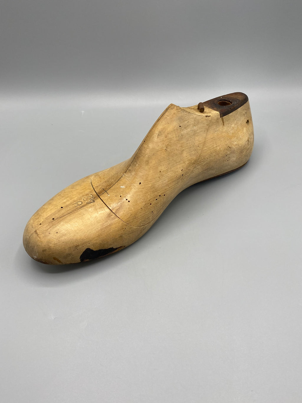 Ancienne forme de cordonnier en bois pied droit pointure 42