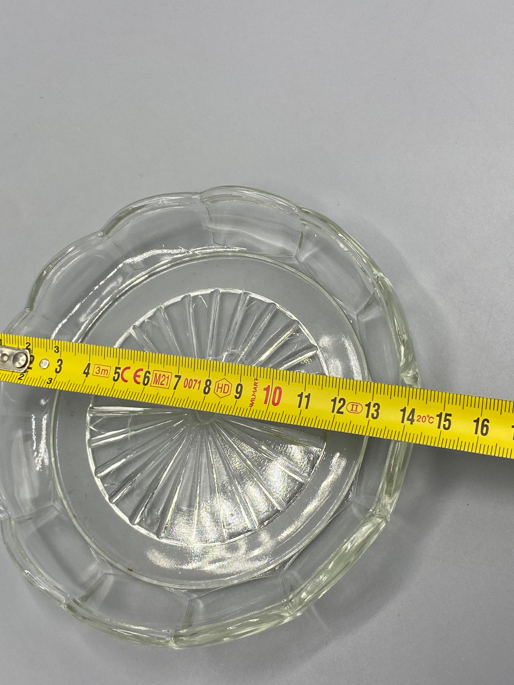 Dessous de bouteille ancien mesurant environ 15 cm de diamètre