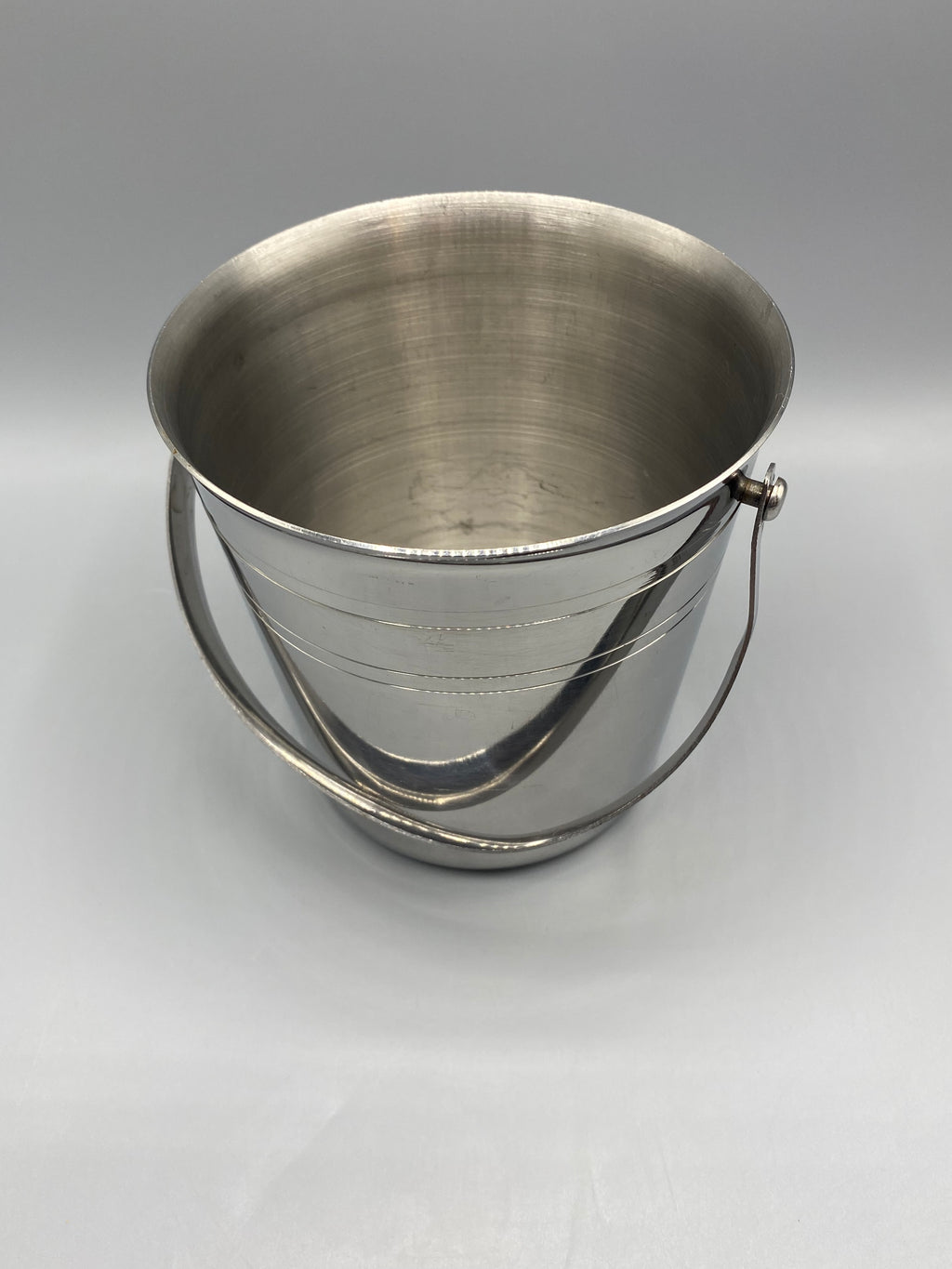 Seau à glaçons Guy Degrenne mesurant environ 13 cm de diamètre