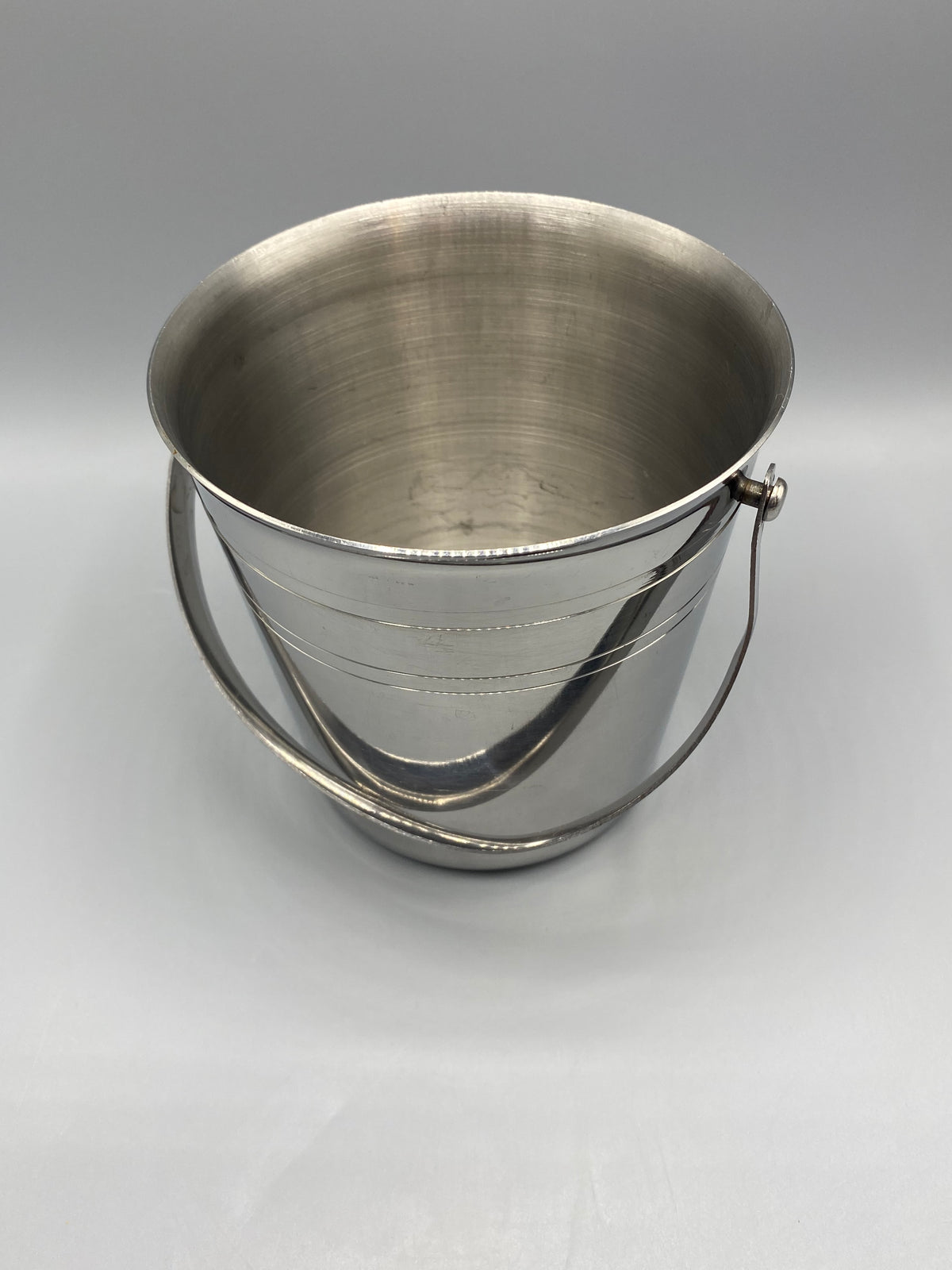 Seau à glaçons Guy Degrenne mesurant environ 13 cm de diamètre