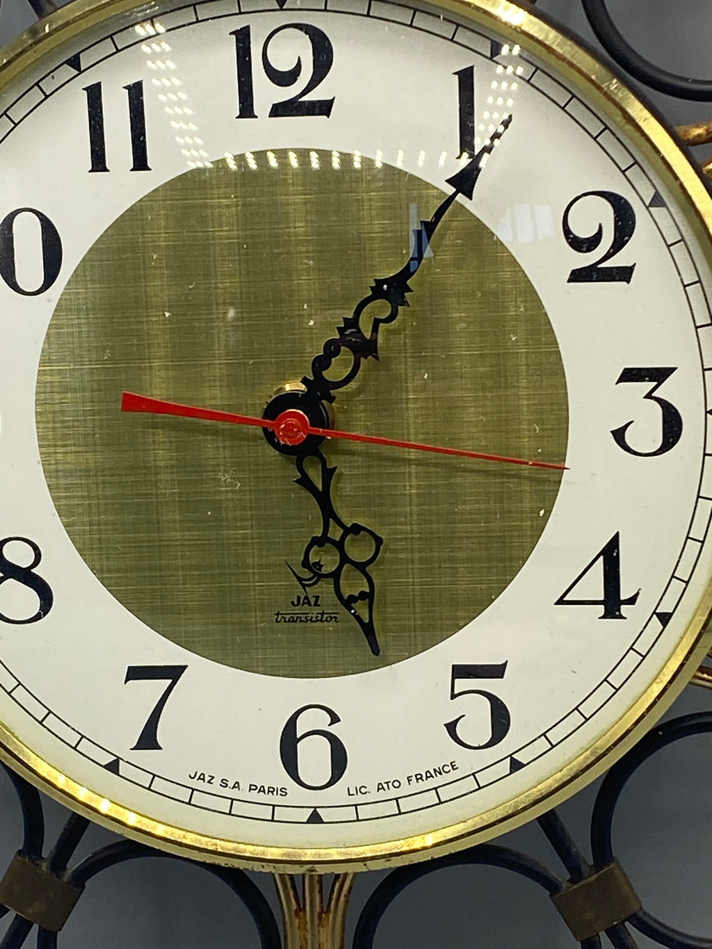 Détail du diamètre du cadran de l’horloge JAZ