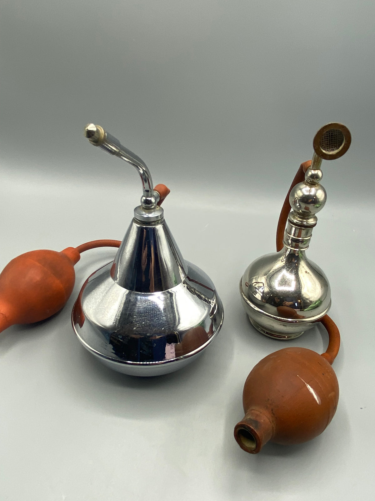 Diffuseur courbe du pulvérisateur ancien de coiffeur