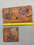 Grand portefeuille et petit porte-monnaie indiens en cuir décoré