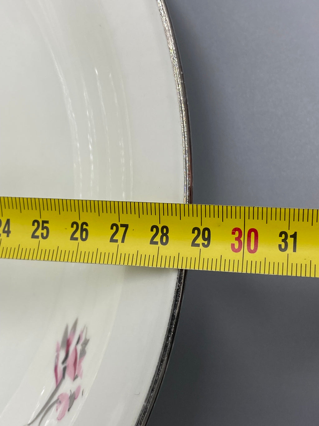 Mesure du diamètre du plat rond environ 29 cm