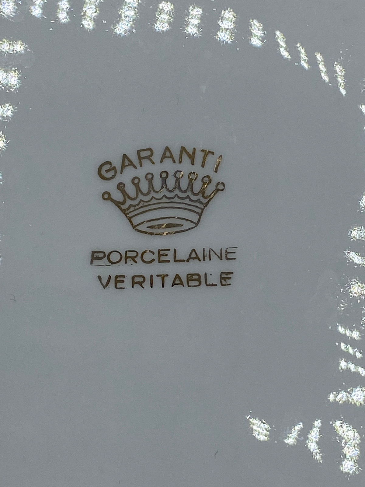 Mesure du diamètre des assiettes à poisson environ 24 cm