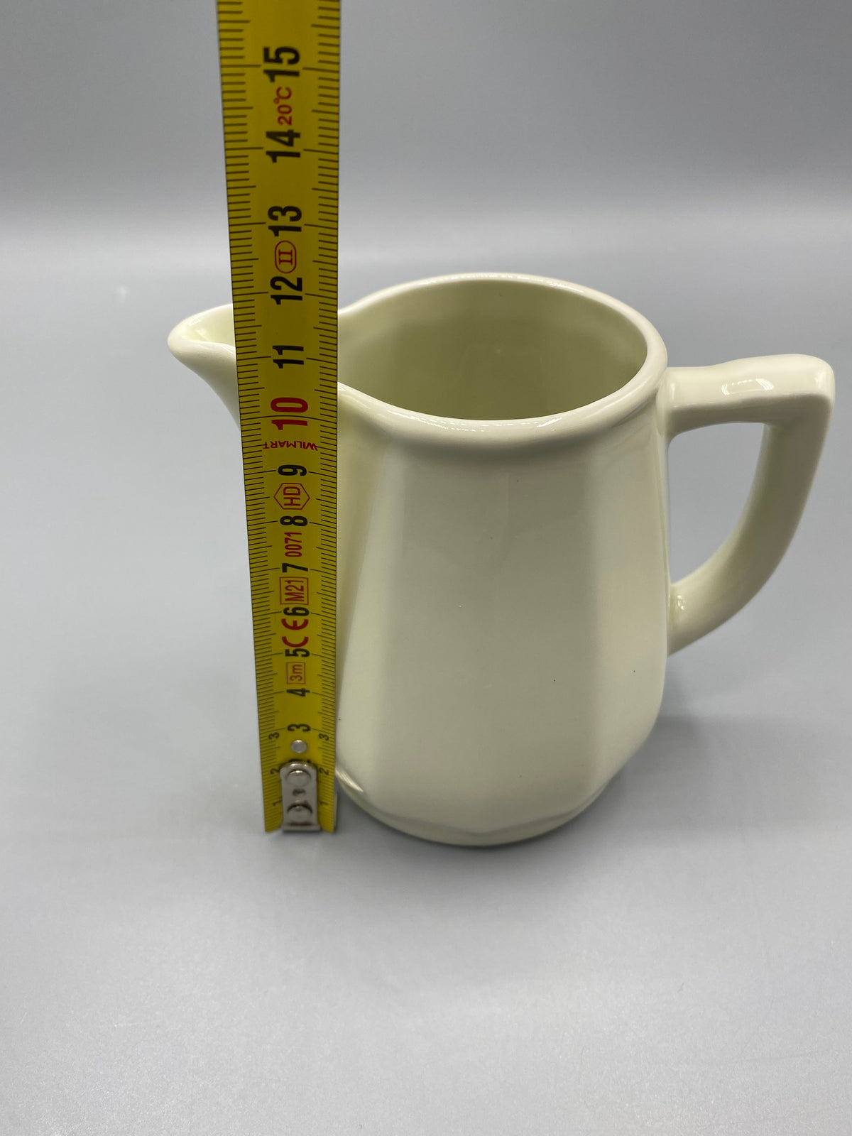 Mesure de l’ouverture du crémier environ 6 cm