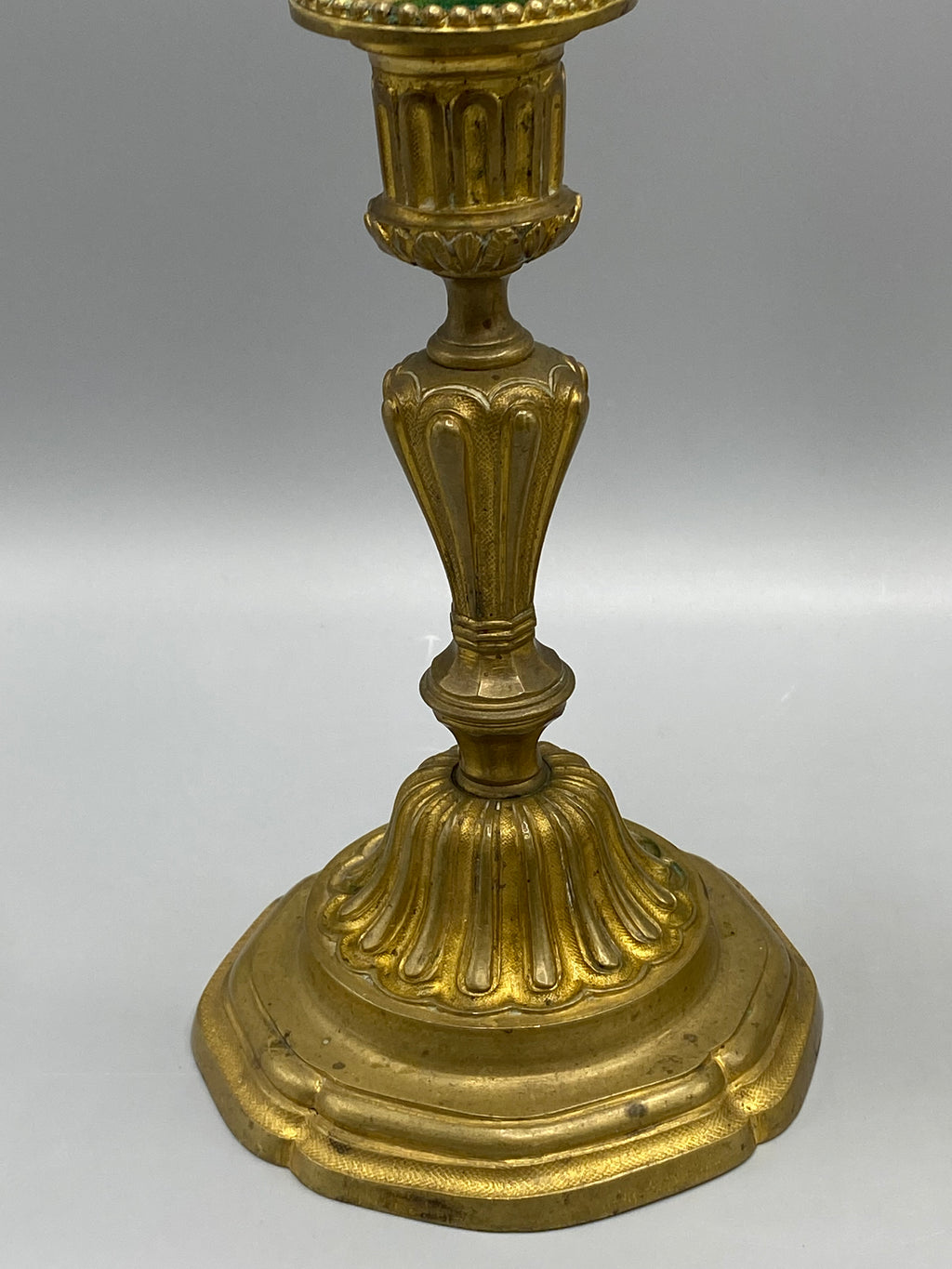 Paire de bougeoirs en bronze de style Régence époque Napoléon III
