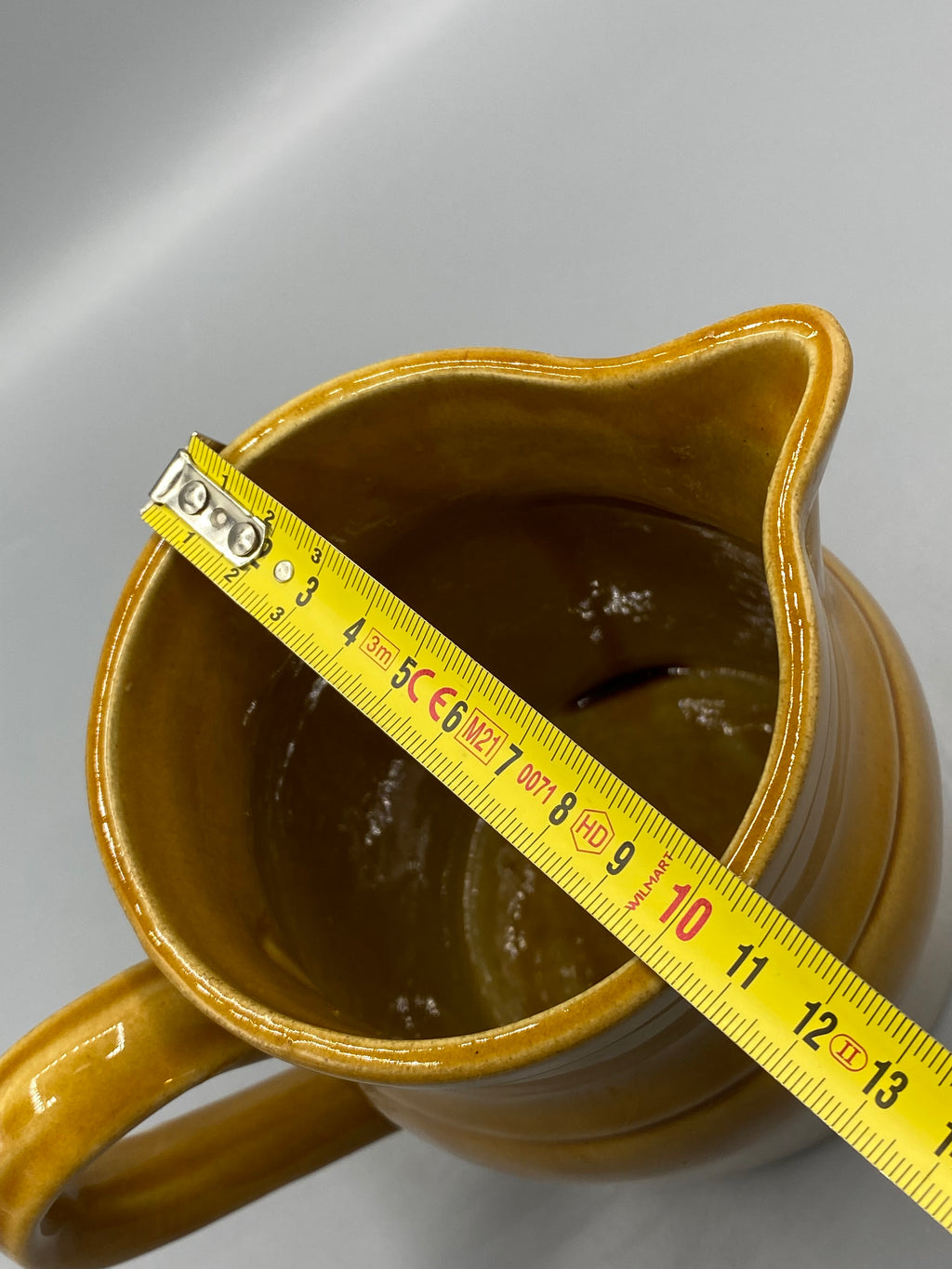 Mesure de l’ouverture du pichet Digoin environ 12 cm