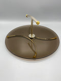 Plateau de service en verre fumé et métal doré, vue d'ensemble