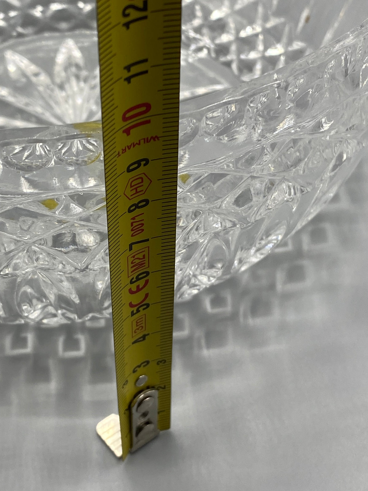 Saladier en cristal taillé, mesure du diamètre