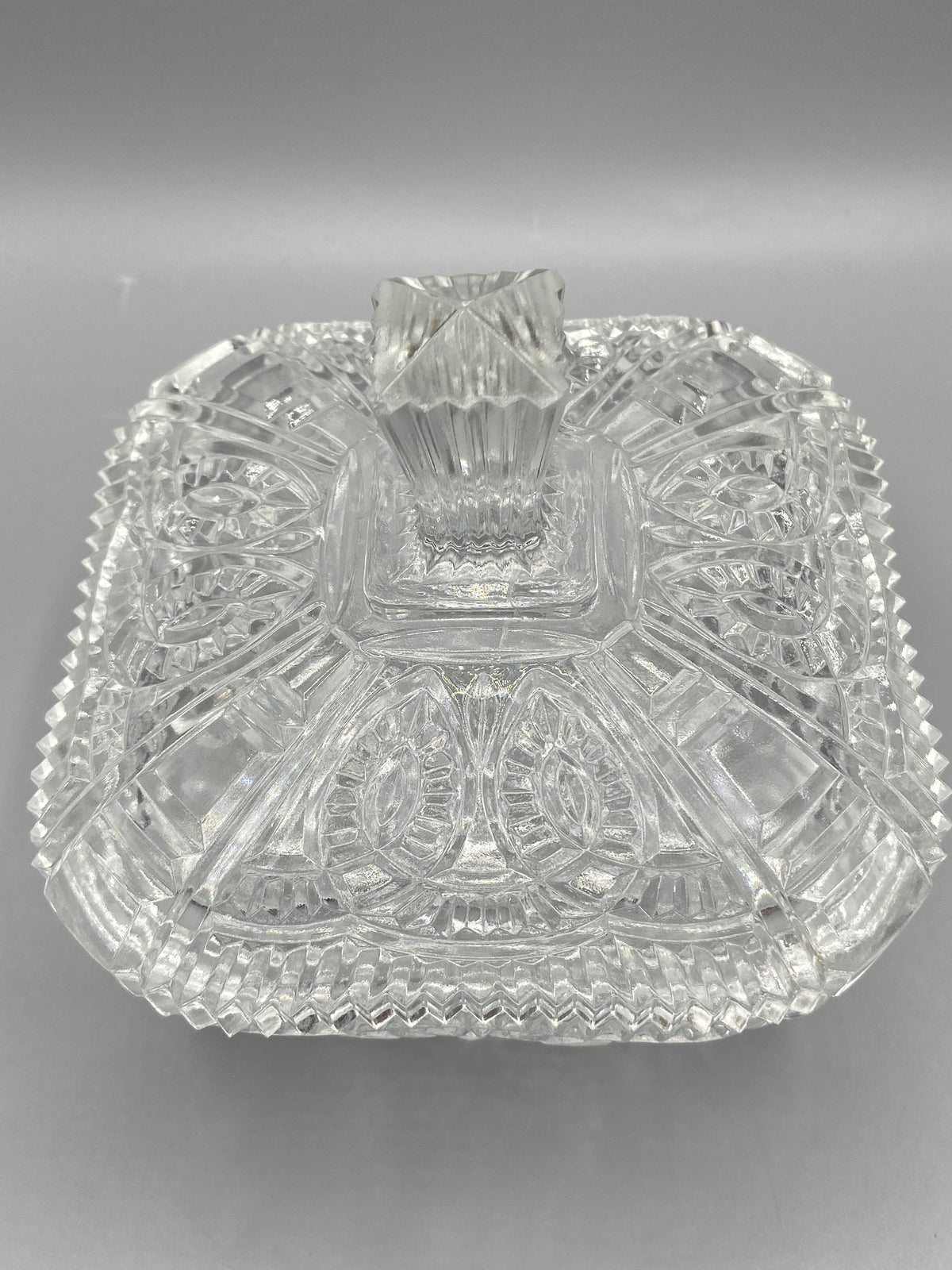Bonbonnière en verre moulé, mesure de la hauteur