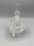 Bonbonnière triangulaire en verre moulé, ouverte avec couvercle