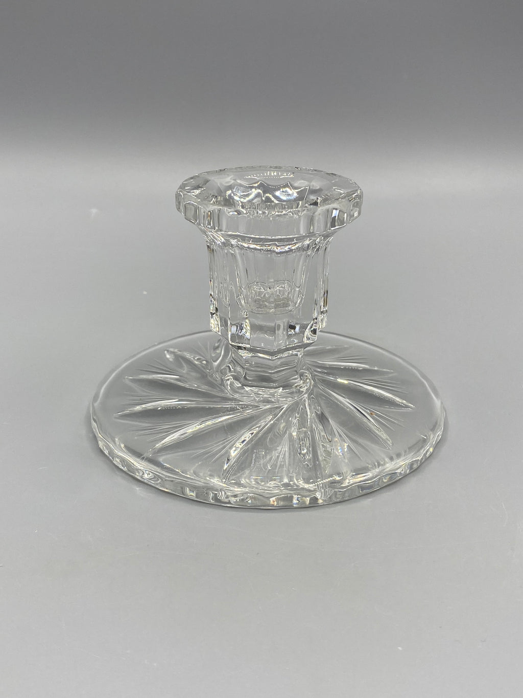 Bougeoir en cristal taillé, mesure de la hauteur